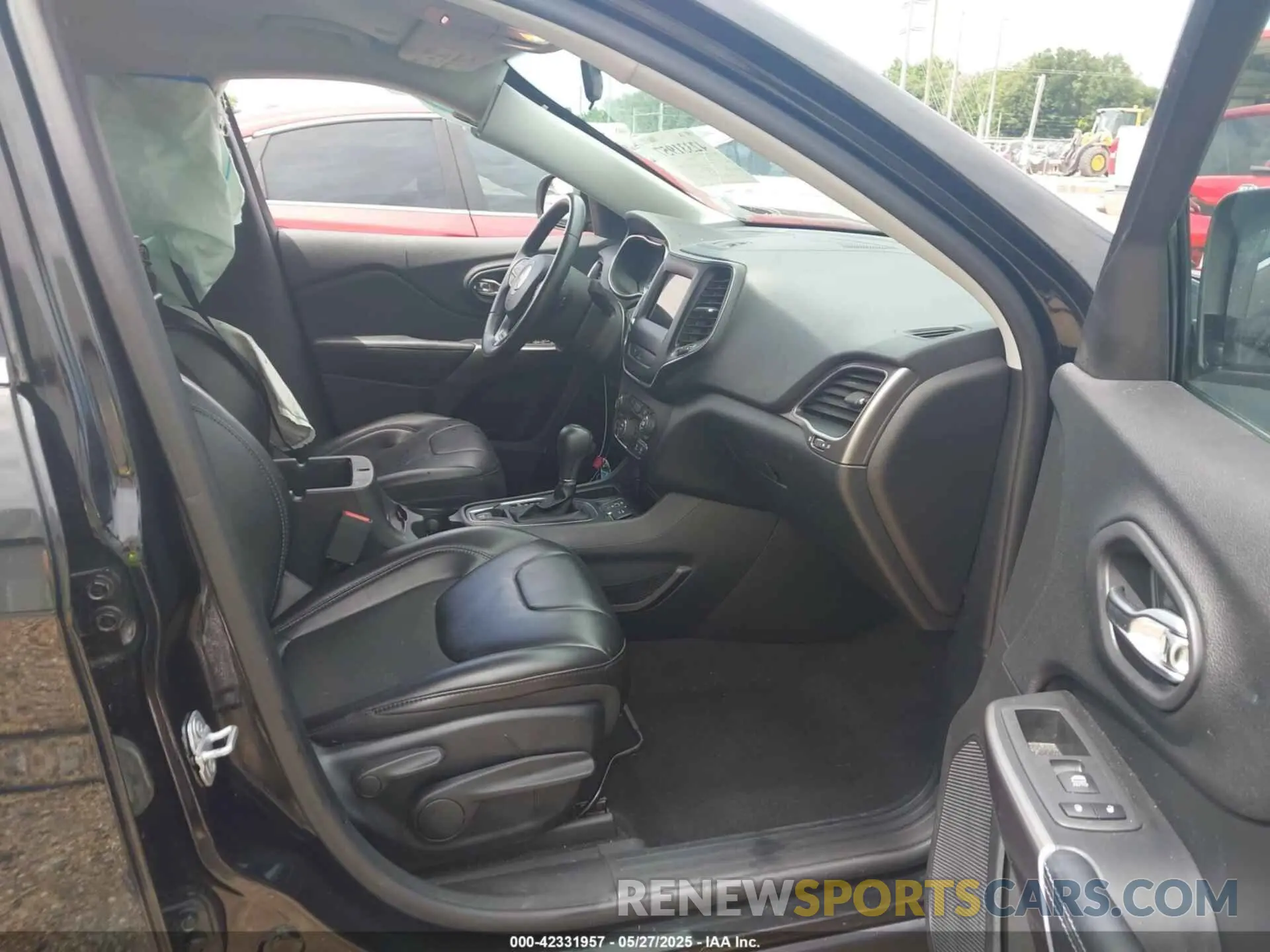 5 fotografías del automóvil dañado 1C4PJLLB1KD420467 JEEP CHEROKEE 2019