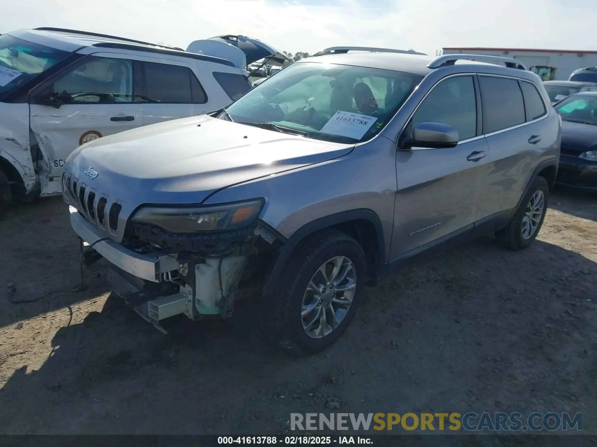 2 fotografías del automóvil dañado 1C4PJLLB2KD316165 JEEP CHEROKEE 2019