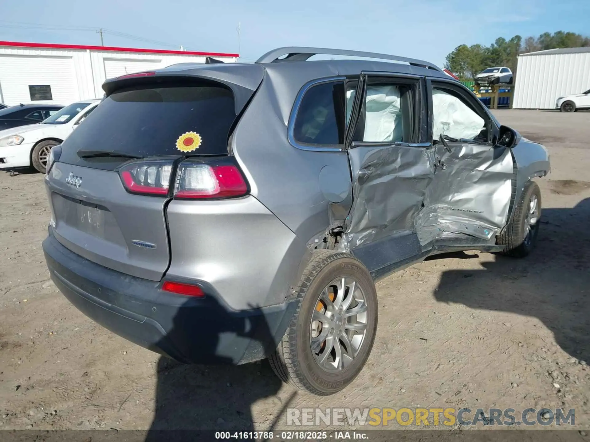 4 fotografías del automóvil dañado 1C4PJLLB2KD316165 JEEP CHEROKEE 2019