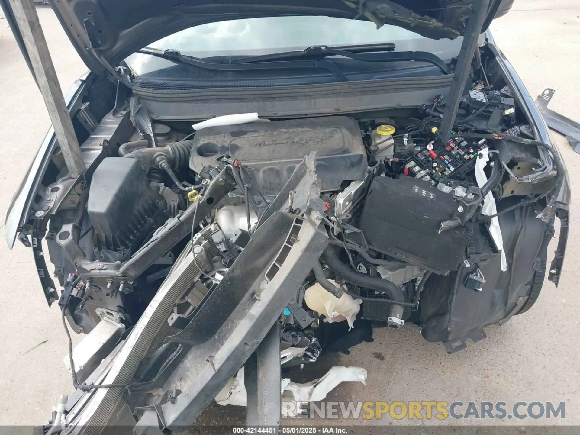 10 fotografías del automóvil dañado 1C4PJLLB2KD333239 JEEP CHEROKEE 2019