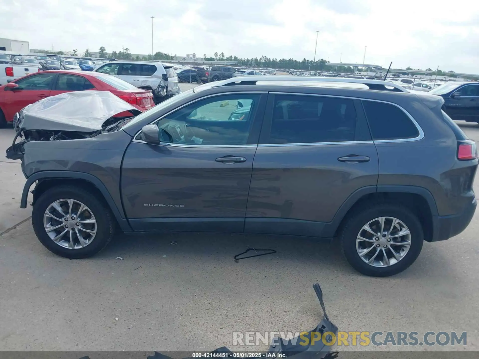 14 fotografías del automóvil dañado 1C4PJLLB2KD333239 JEEP CHEROKEE 2019