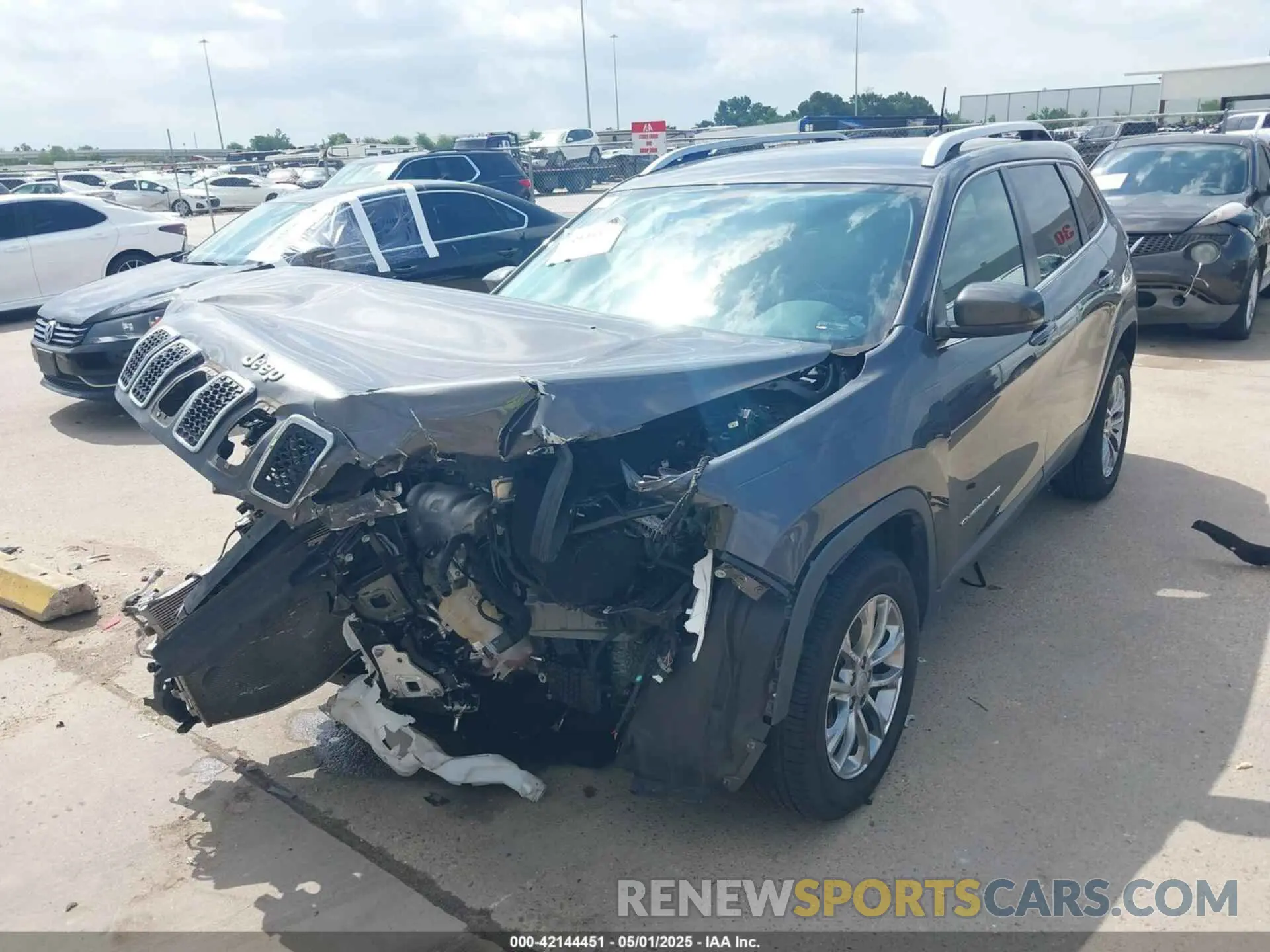 2 fotografías del automóvil dañado 1C4PJLLB2KD333239 JEEP CHEROKEE 2019
