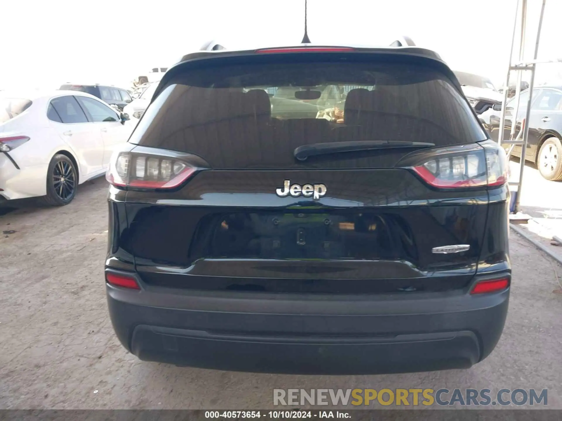 16 fotografías del automóvil dañado 1C4PJLLB3KD205690 JEEP CHEROKEE 2019