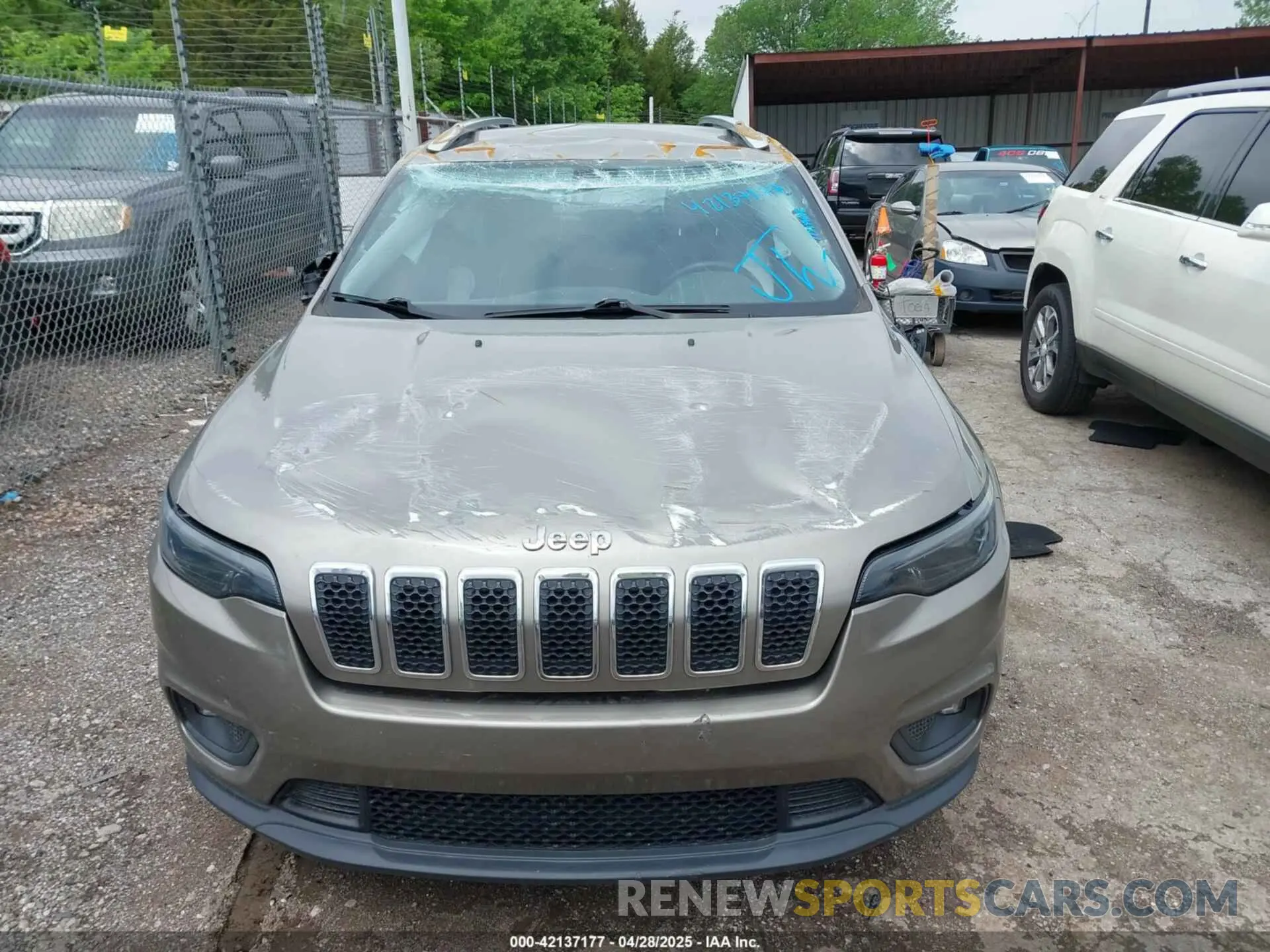 12 fotografías del automóvil dañado 1C4PJLLB3KD243047 JEEP CHEROKEE 2019