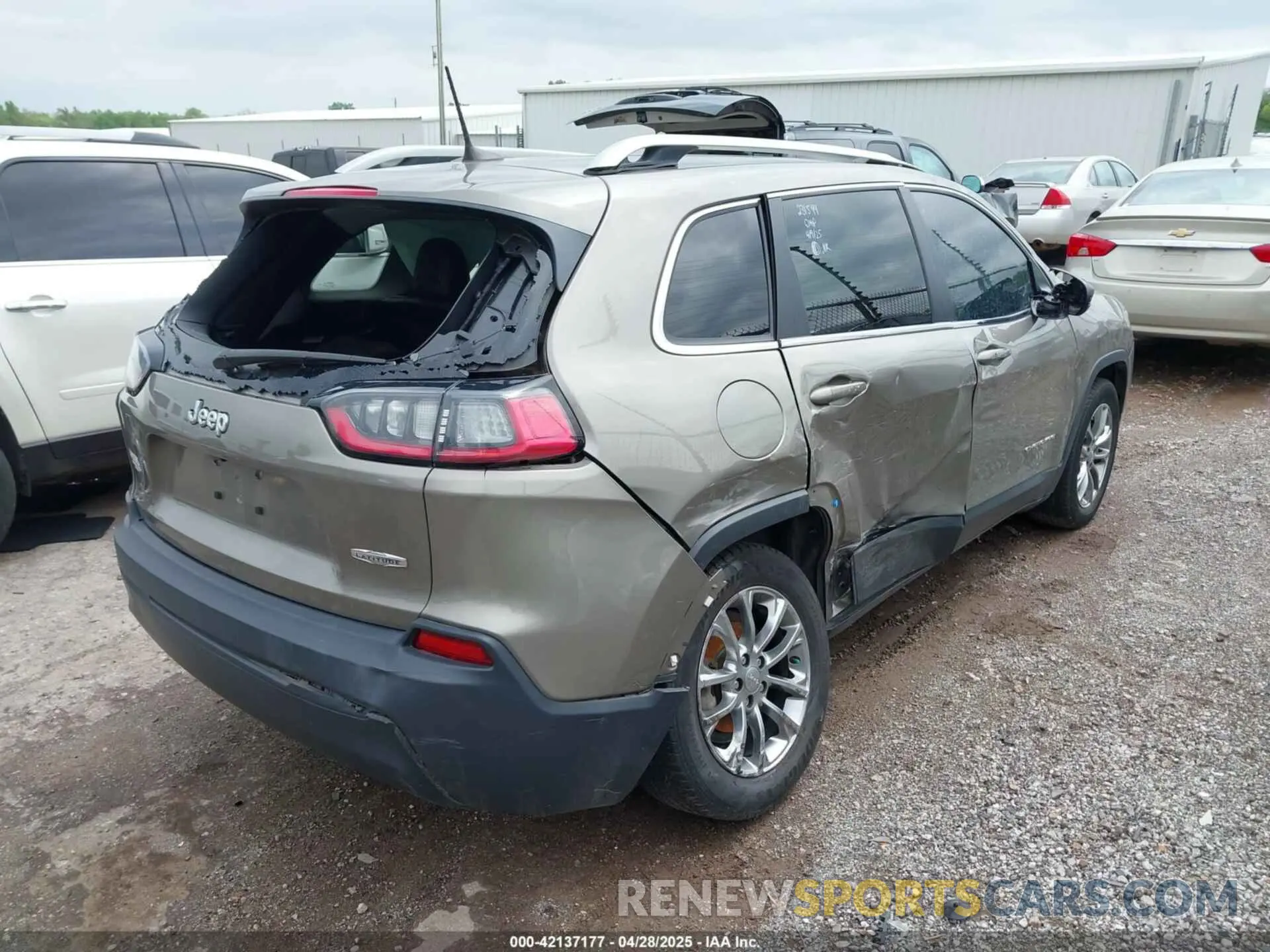 4 fotografías del automóvil dañado 1C4PJLLB3KD243047 JEEP CHEROKEE 2019