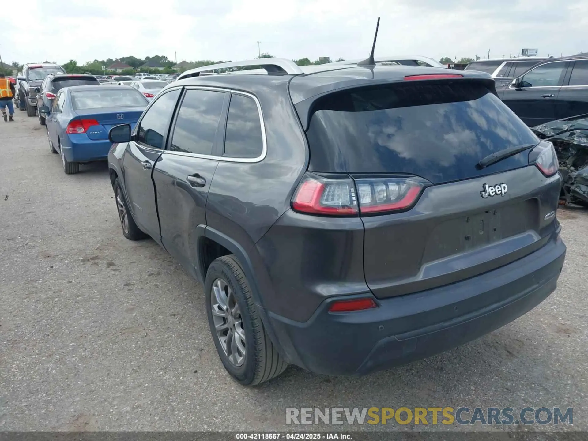 3 fotografías del automóvil dañado 1C4PJLLB3KD312187 JEEP CHEROKEE 2019