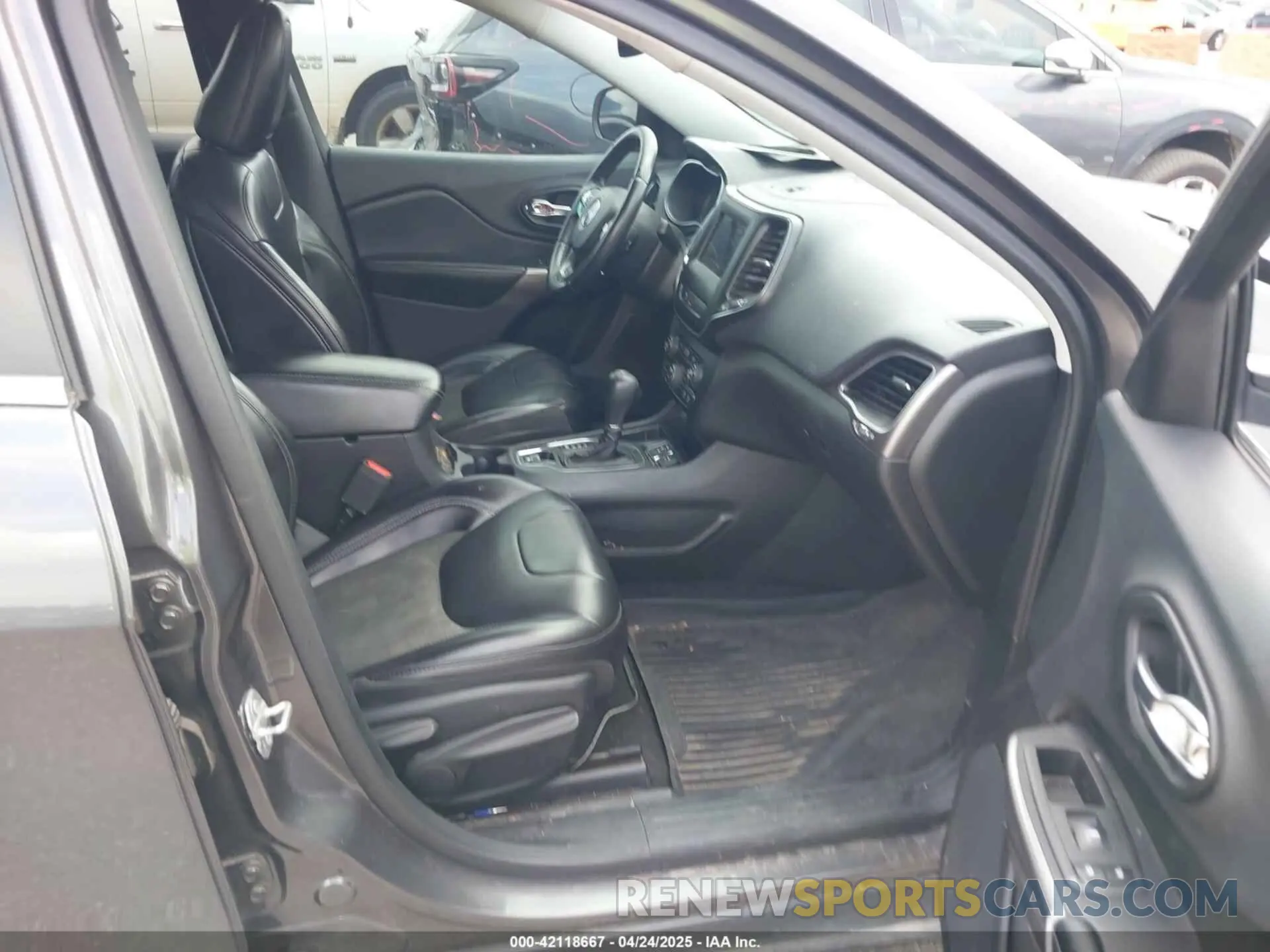 5 fotografías del automóvil dañado 1C4PJLLB3KD312187 JEEP CHEROKEE 2019