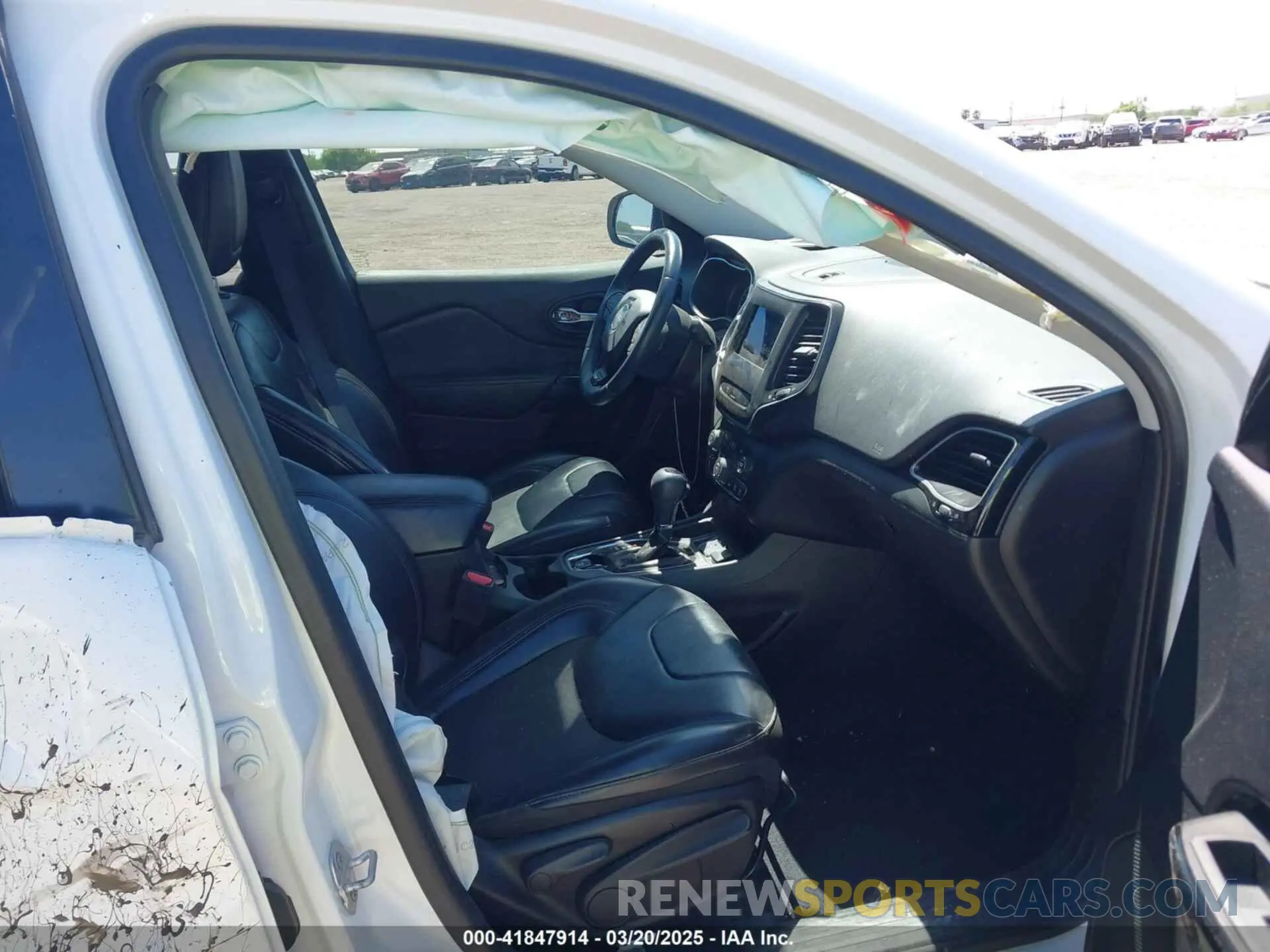 5 fotografías del automóvil dañado 1C4PJLLB3KD339230 JEEP CHEROKEE 2019