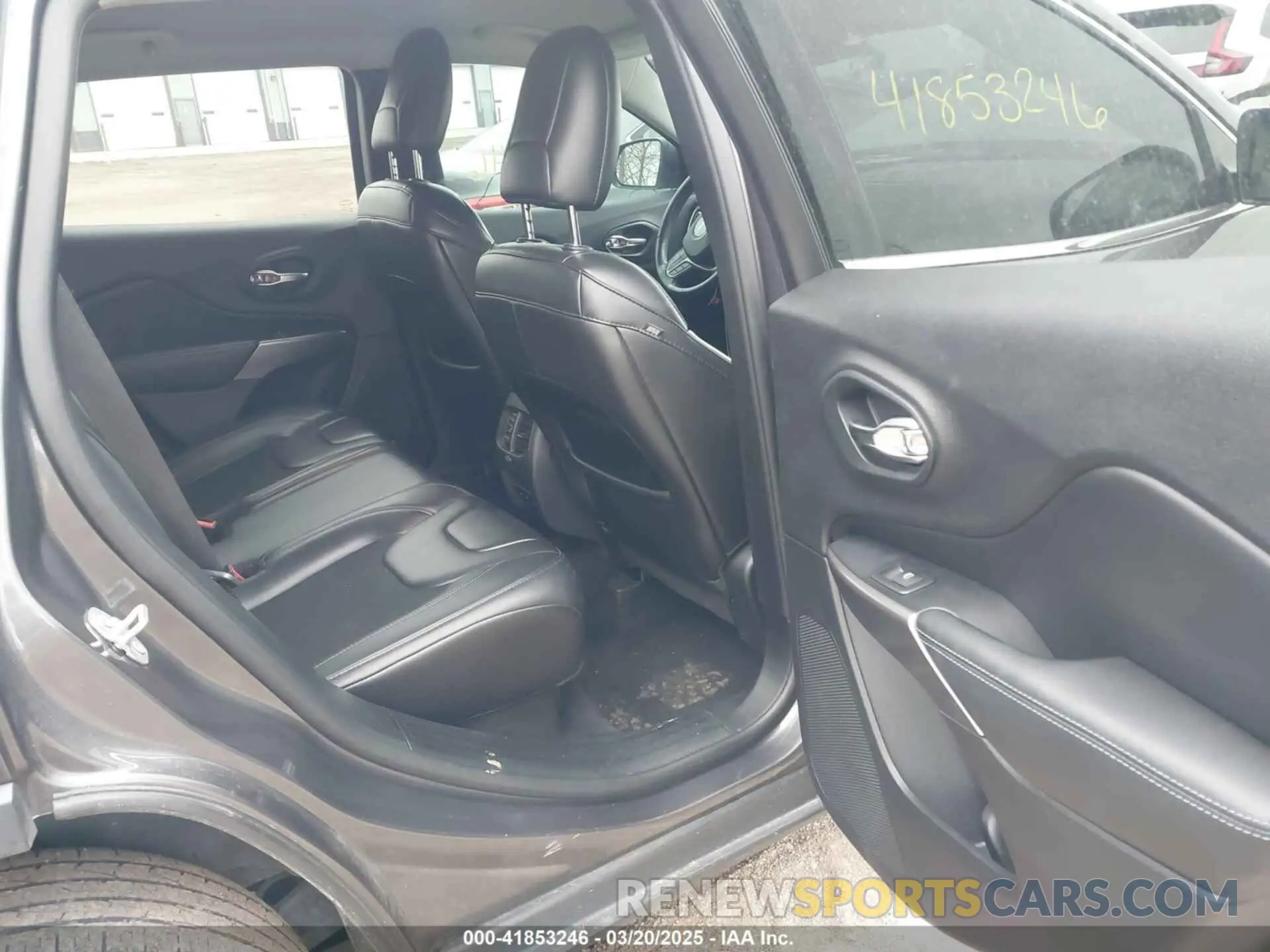 8 fotografías del automóvil dañado 1C4PJLLB4KD382412 JEEP CHEROKEE 2019