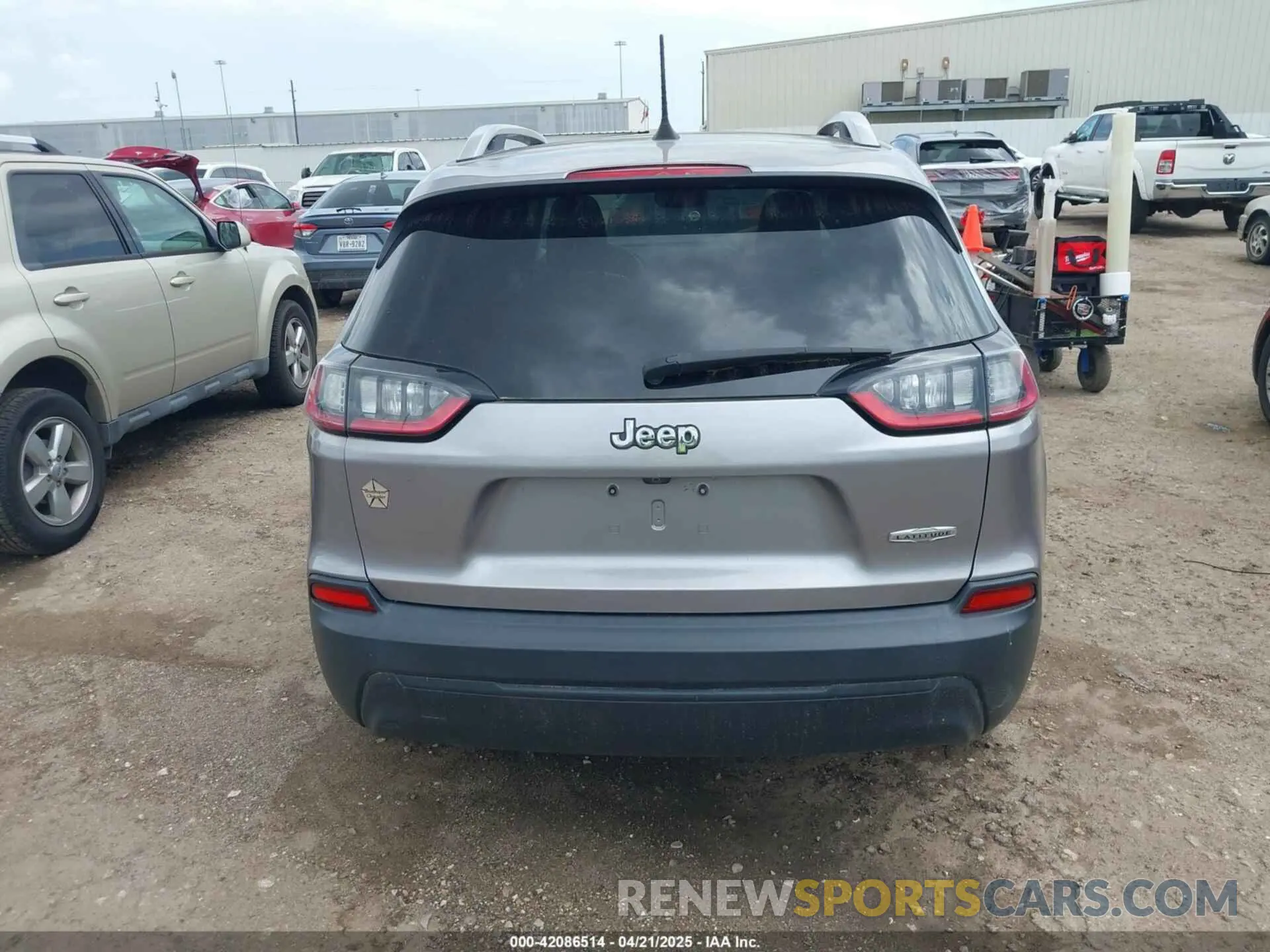 16 fotografías del automóvil dañado 1C4PJLLB5KD128613 JEEP CHEROKEE 2019