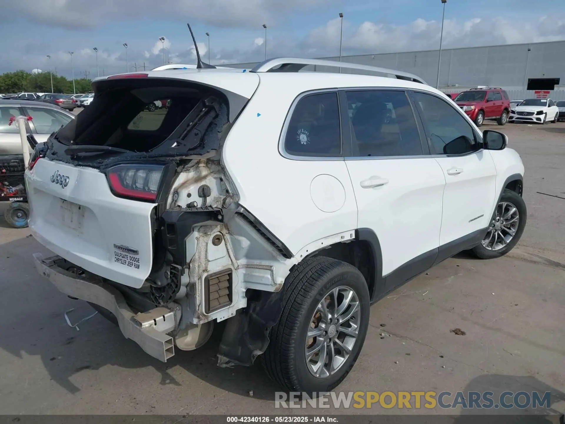 4 fotografías del automóvil dañado 1C4PJLLB5KD331890 JEEP CHEROKEE 2019