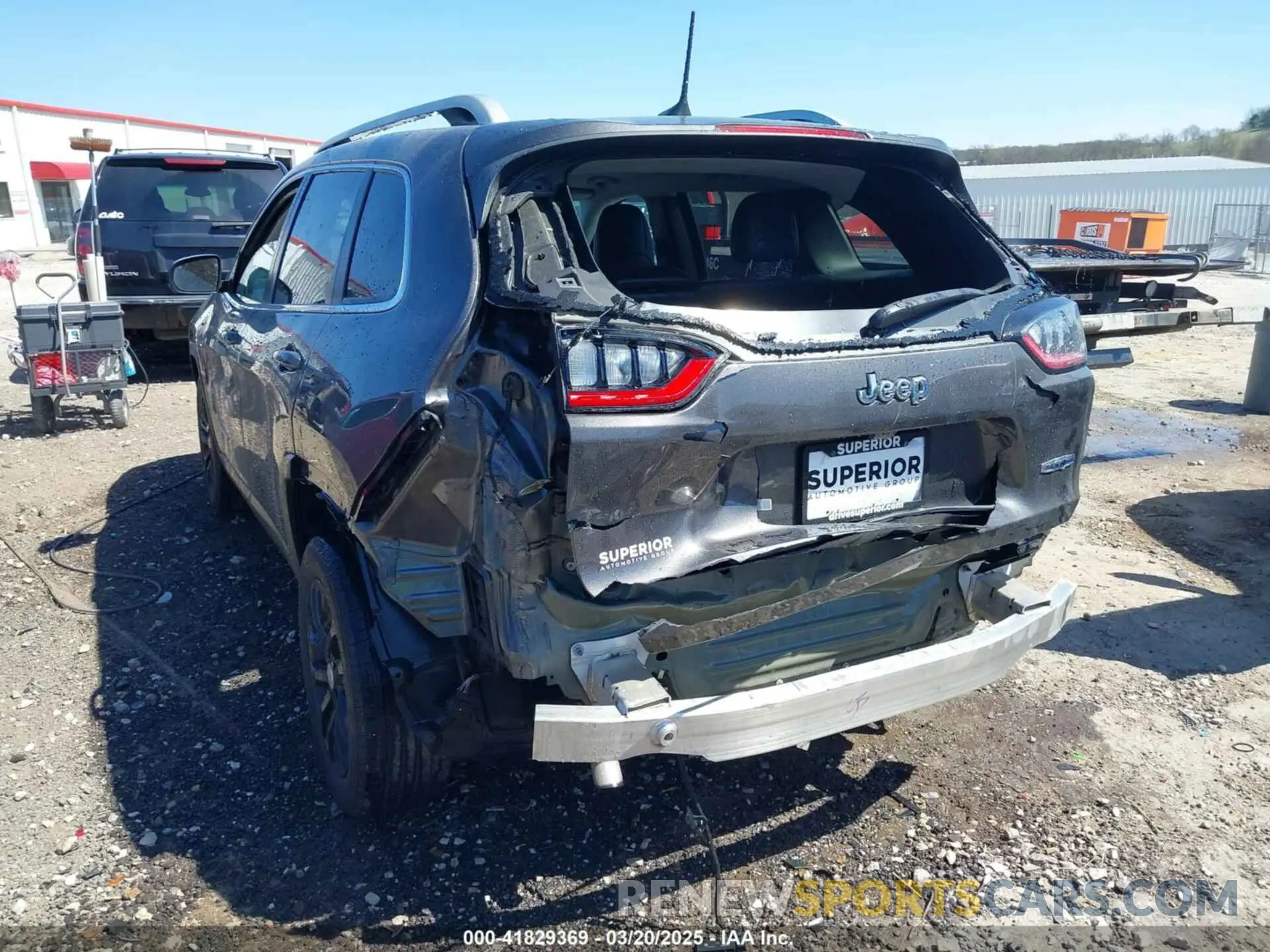 3 fotografías del automóvil dañado 1C4PJLLB6KD396134 JEEP CHEROKEE 2019