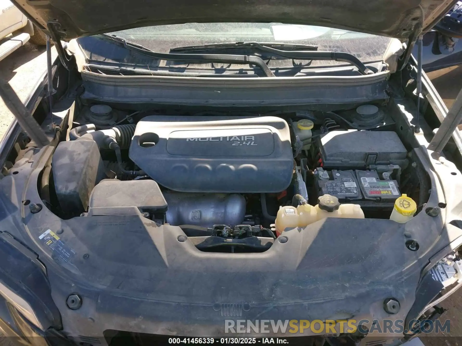 10 fotografías del automóvil dañado 1C4PJLLB7KD205935 JEEP CHEROKEE 2019