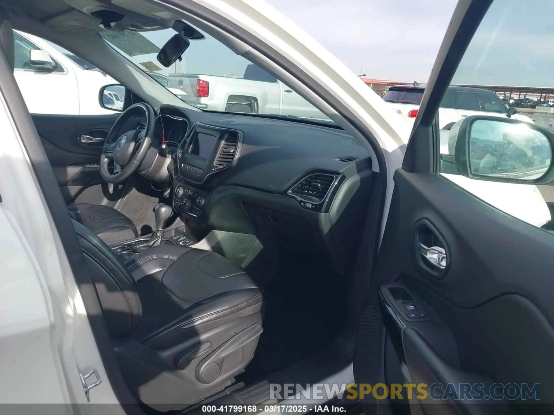 5 fotografías del automóvil dañado 1C4PJLLB7KD479071 JEEP CHEROKEE 2019