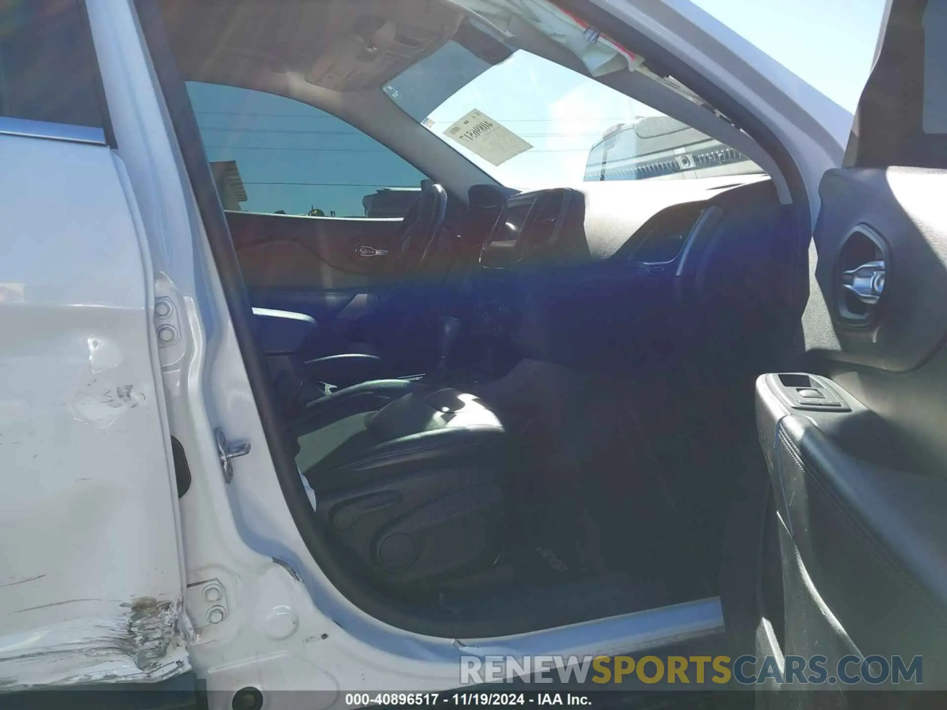 5 fotografías del automóvil dañado 1C4PJLLB9KD132597 JEEP CHEROKEE 2019