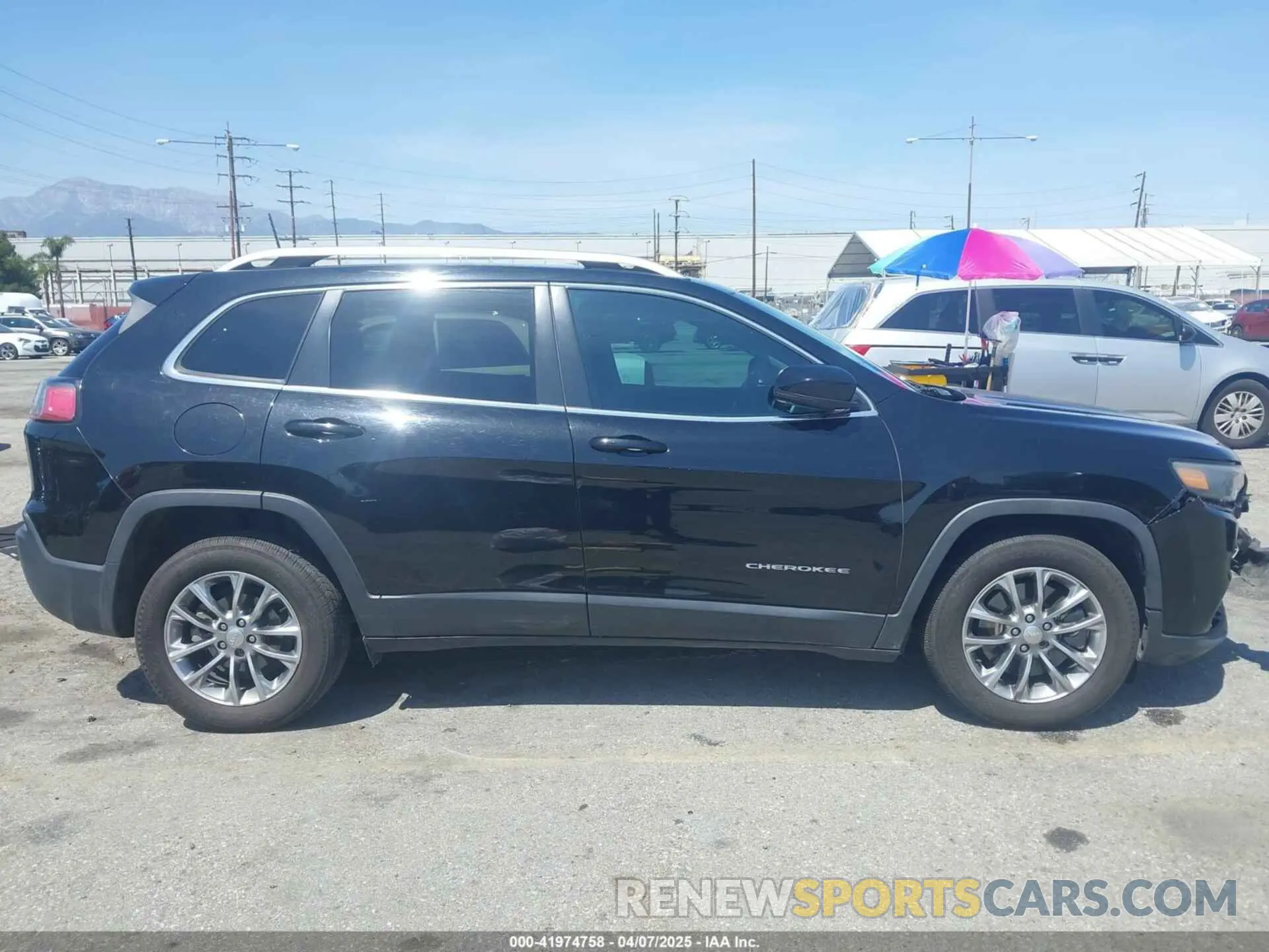 18 fotografías del automóvil dañado 1C4PJLLB9KD248110 JEEP CHEROKEE 2019