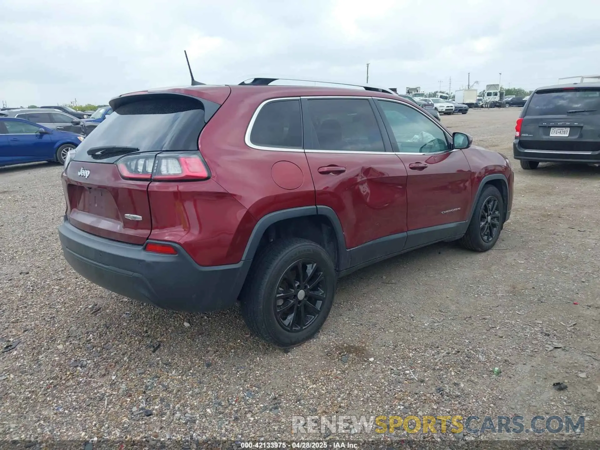 4 fotografías del automóvil dañado 1C4PJLLB9KD404257 JEEP CHEROKEE 2019