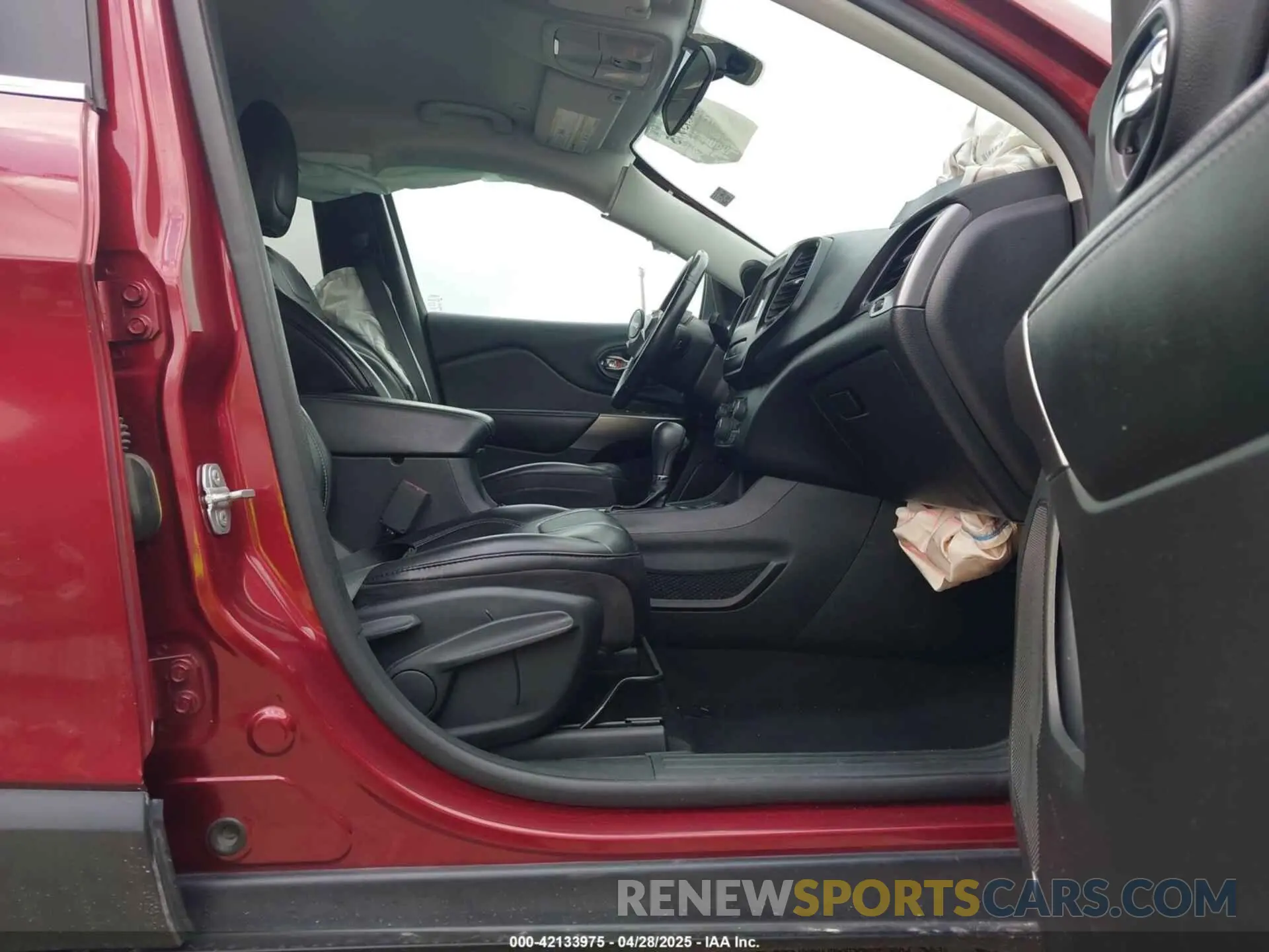 5 fotografías del automóvil dañado 1C4PJLLB9KD404257 JEEP CHEROKEE 2019