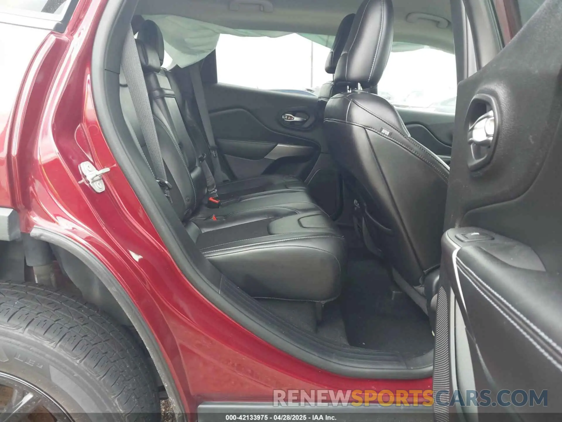8 fotografías del automóvil dañado 1C4PJLLB9KD404257 JEEP CHEROKEE 2019