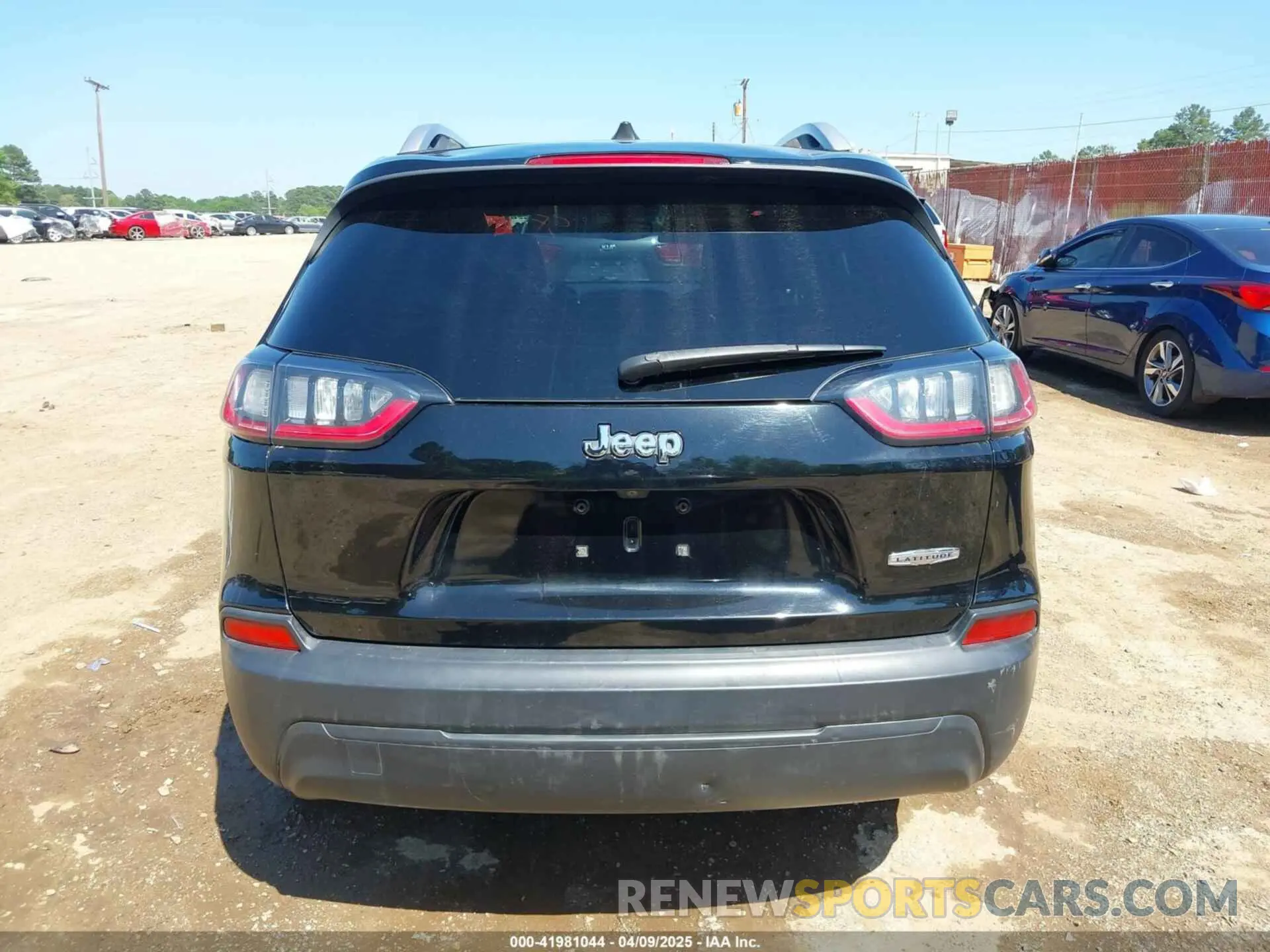 17 fotografías del automóvil dañado 1C4PJLLBXKD123116 JEEP CHEROKEE 2019