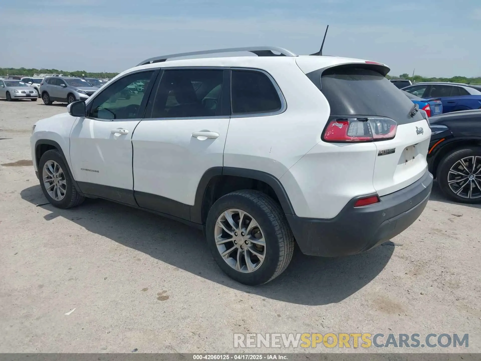 3 fotografías del automóvil dañado 1C4PJLLBXKD220221 JEEP CHEROKEE 2019