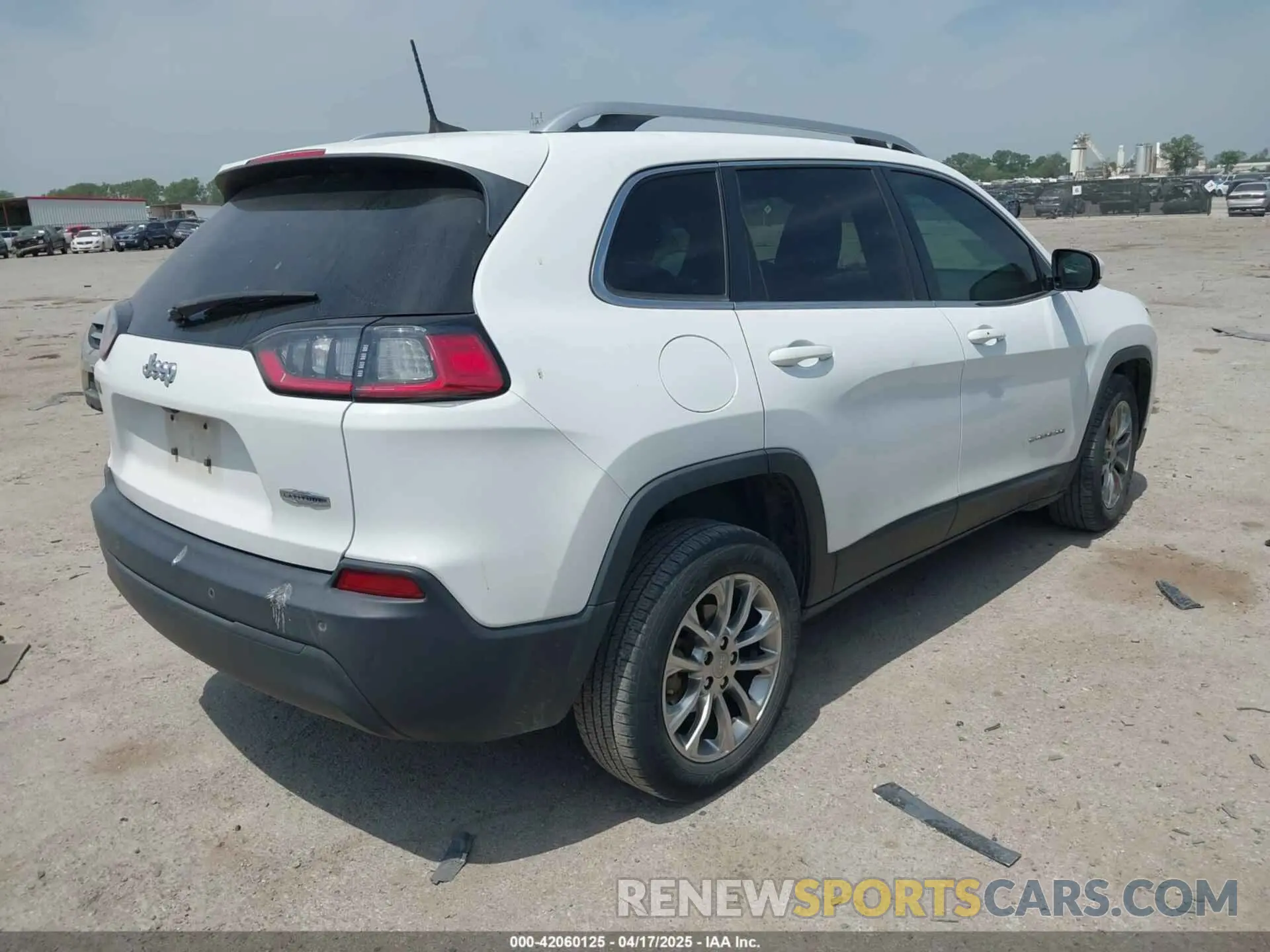 4 fotografías del automóvil dañado 1C4PJLLBXKD220221 JEEP CHEROKEE 2019