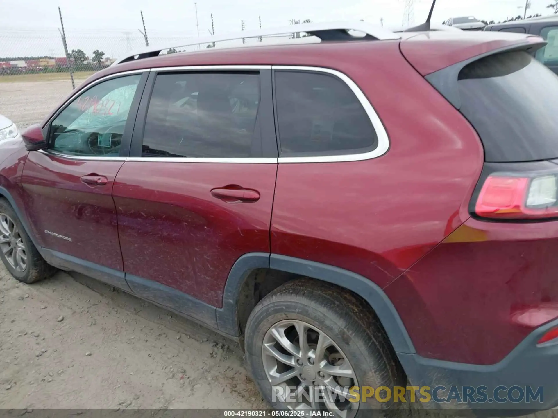 14 fotografías del automóvil dañado 1C4PJLLBXKD290219 JEEP CHEROKEE 2019