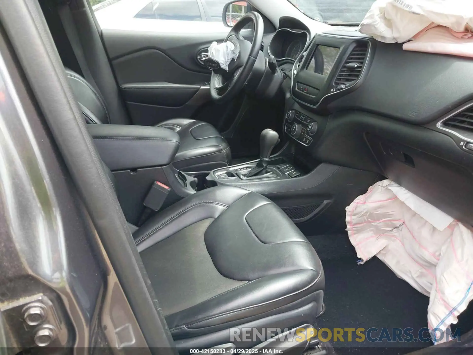 5 fotografías del automóvil dañado 1C4PJLLBXKD305219 JEEP CHEROKEE 2019