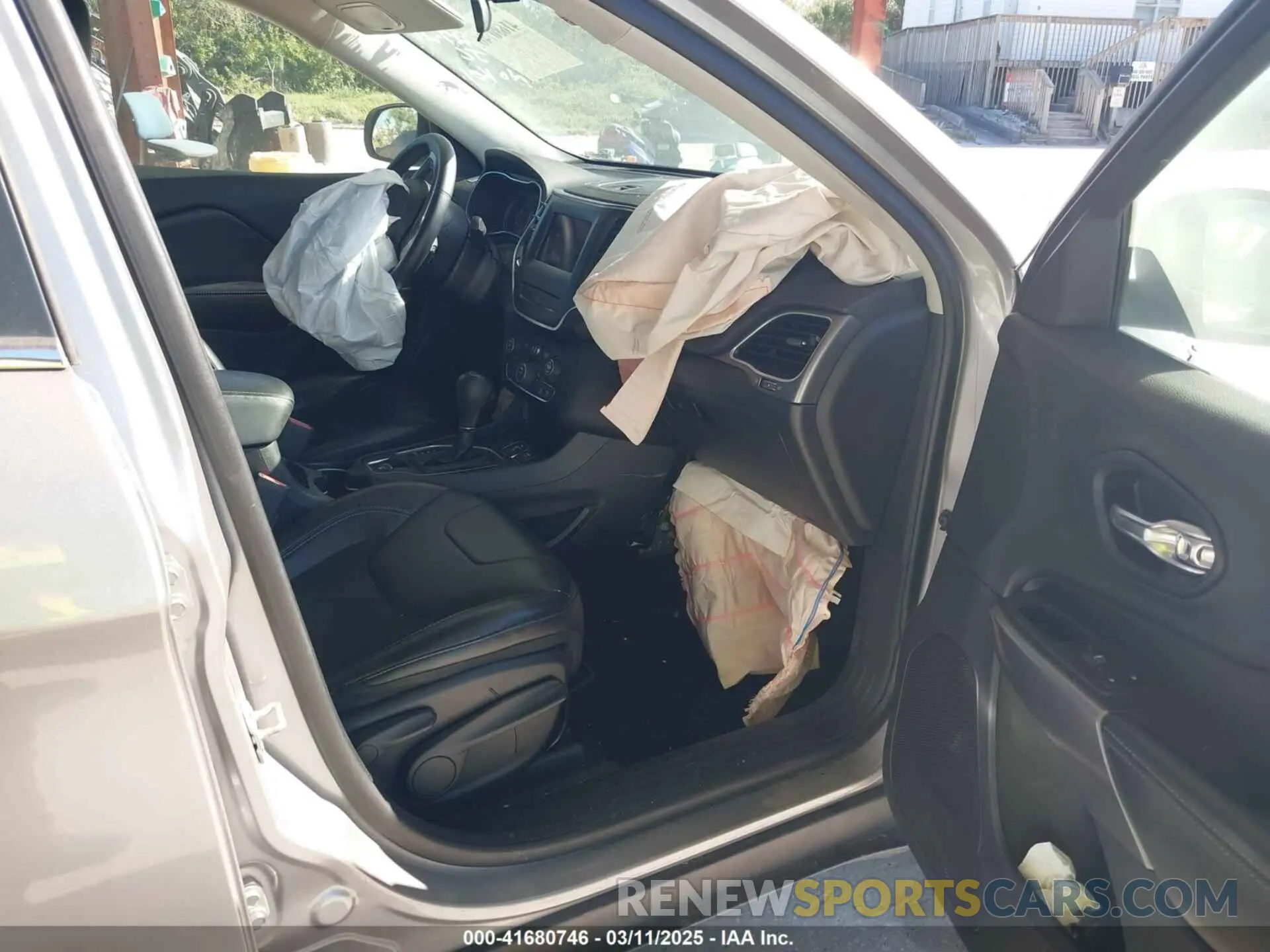 5 fotografías del automóvil dañado 1C4PJLLN7KD147576 JEEP CHEROKEE 2019