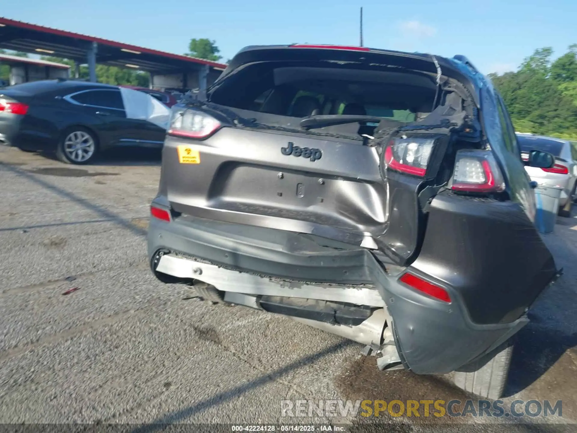 16 fotografías del automóvil dañado 1C4PJLLN9KD303312 JEEP CHEROKEE 2019