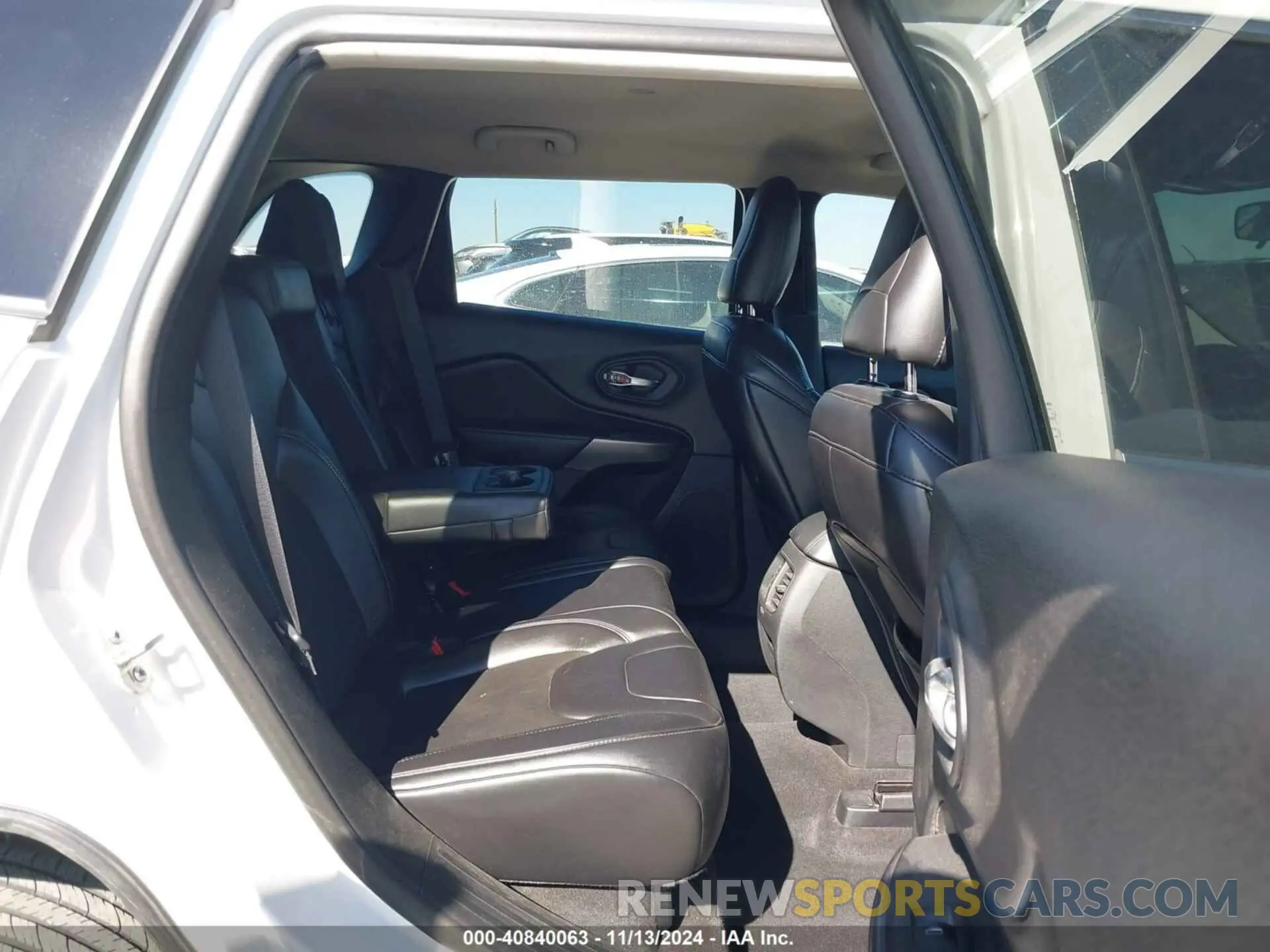 8 fotografías del automóvil dañado 1C4PJLLNXKD290098 JEEP CHEROKEE 2019