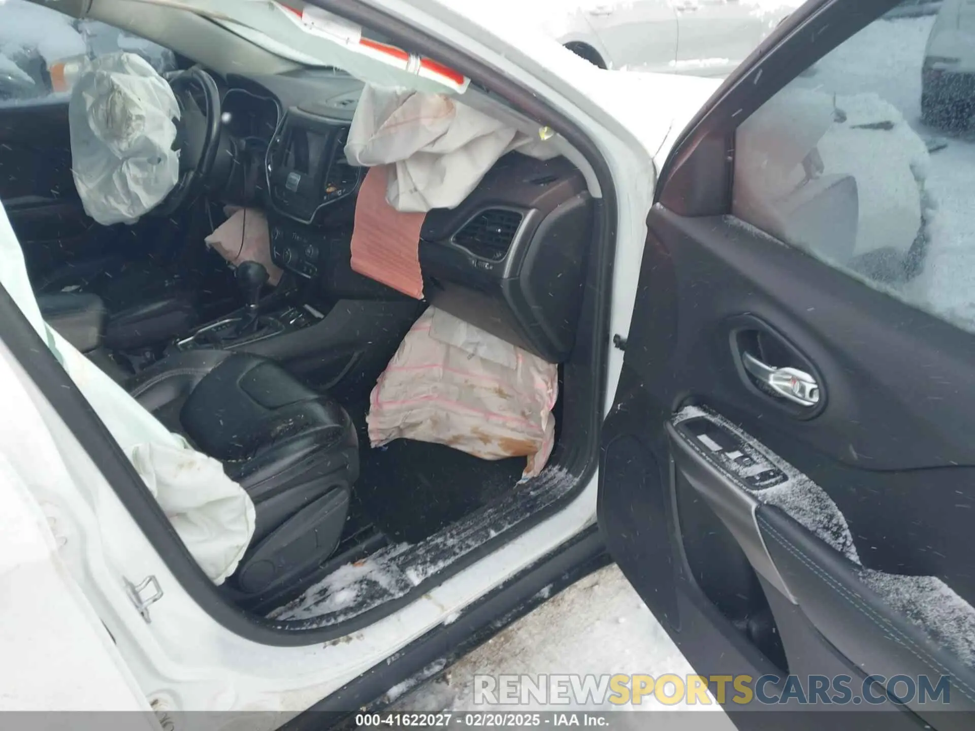 5 fotografías del automóvil dañado 1C4PJLLX2KD486604 JEEP CHEROKEE 2019
