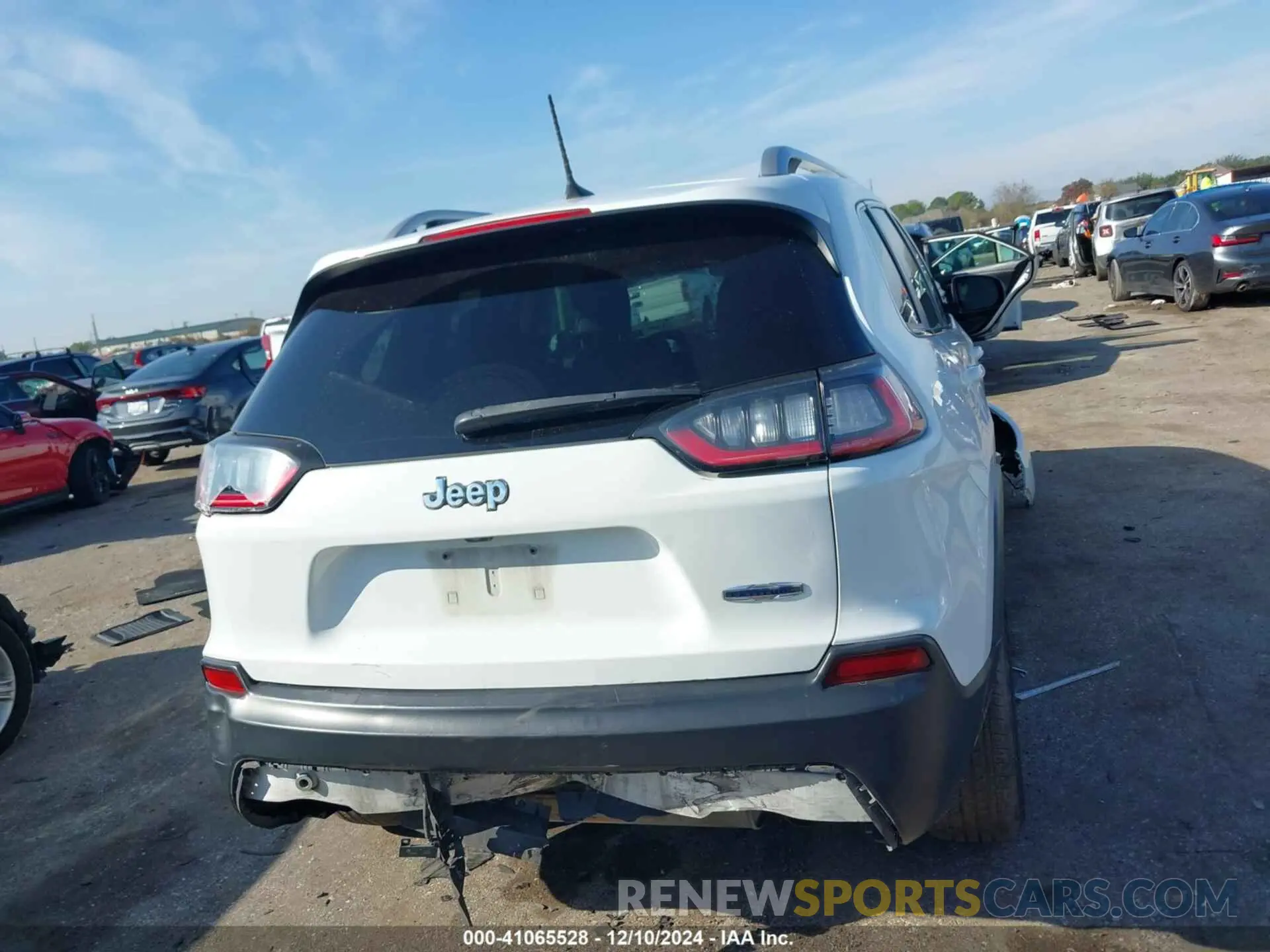 16 fotografías del automóvil dañado 1C4PJLLX4KD275338 JEEP CHEROKEE 2019