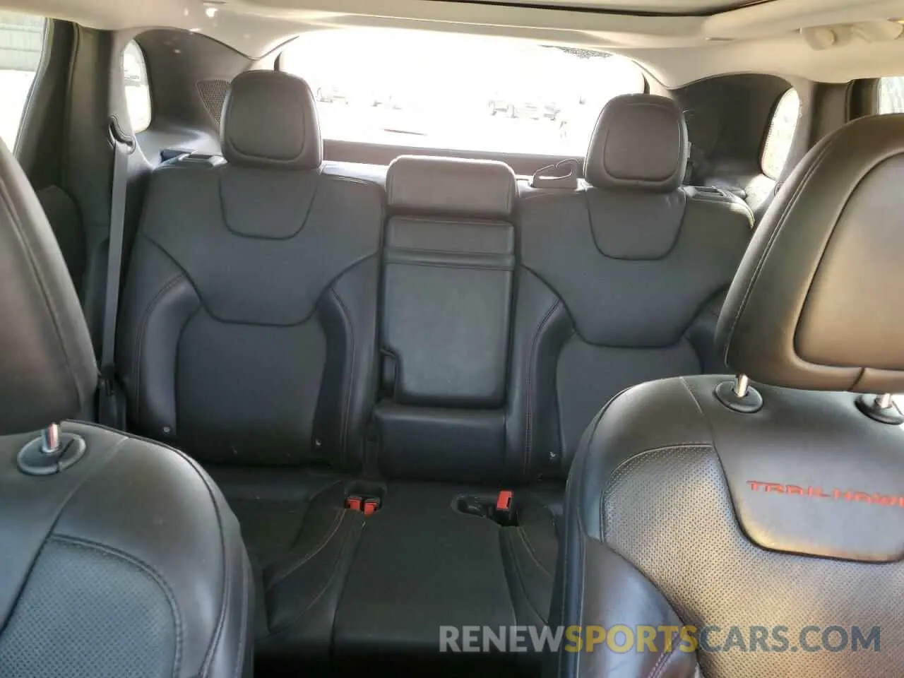 10 fotografías del automóvil dañado 1C4PJMBN8KD146847 JEEP CHEROKEE 2019
