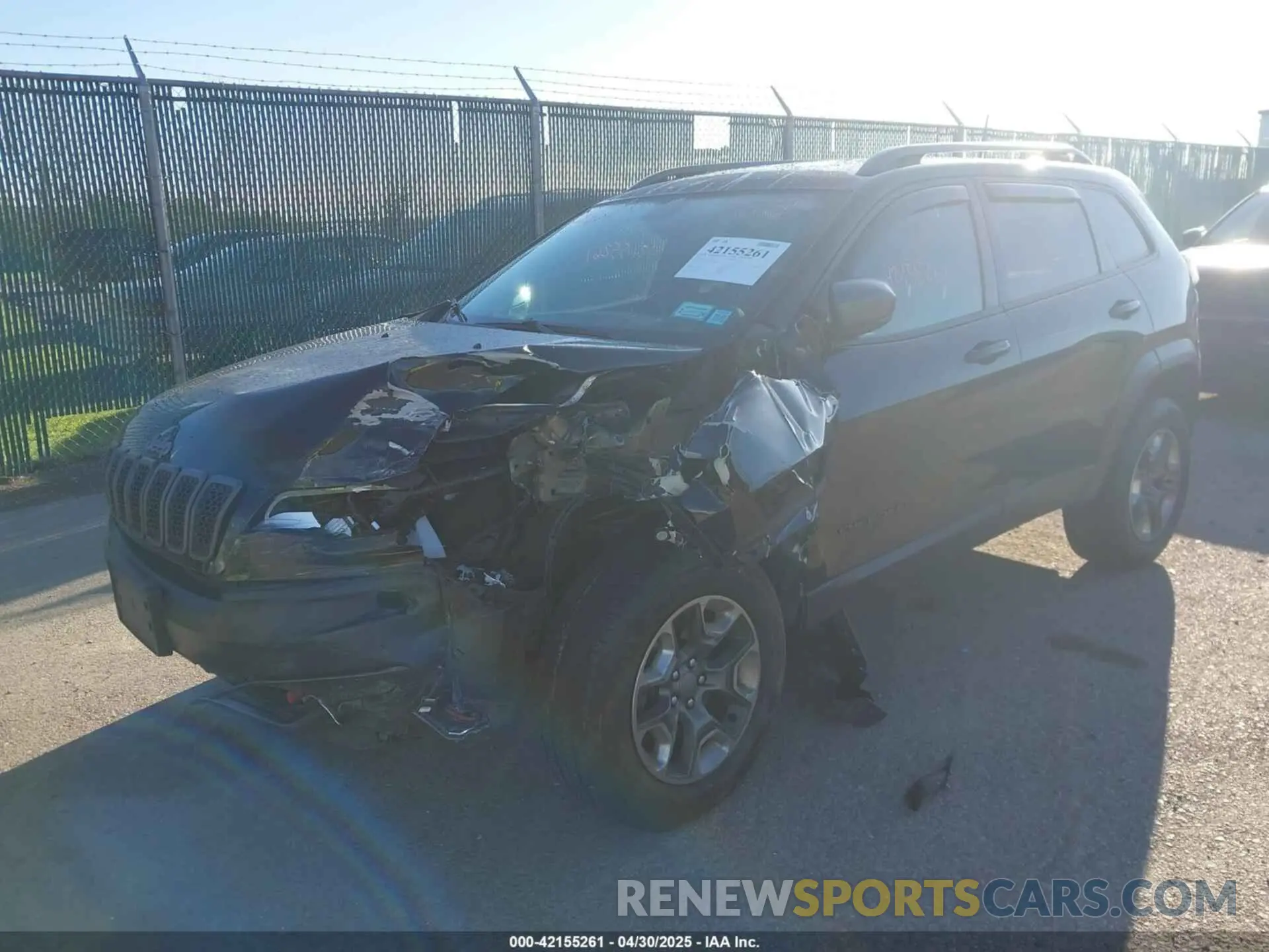 2 fotografías del automóvil dañado 1C4PJMBX0KD210316 JEEP CHEROKEE 2019