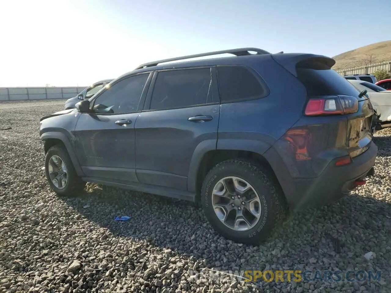 2 fotografías del automóvil dañado 1C4PJMBX1KD468702 JEEP CHEROKEE 2019