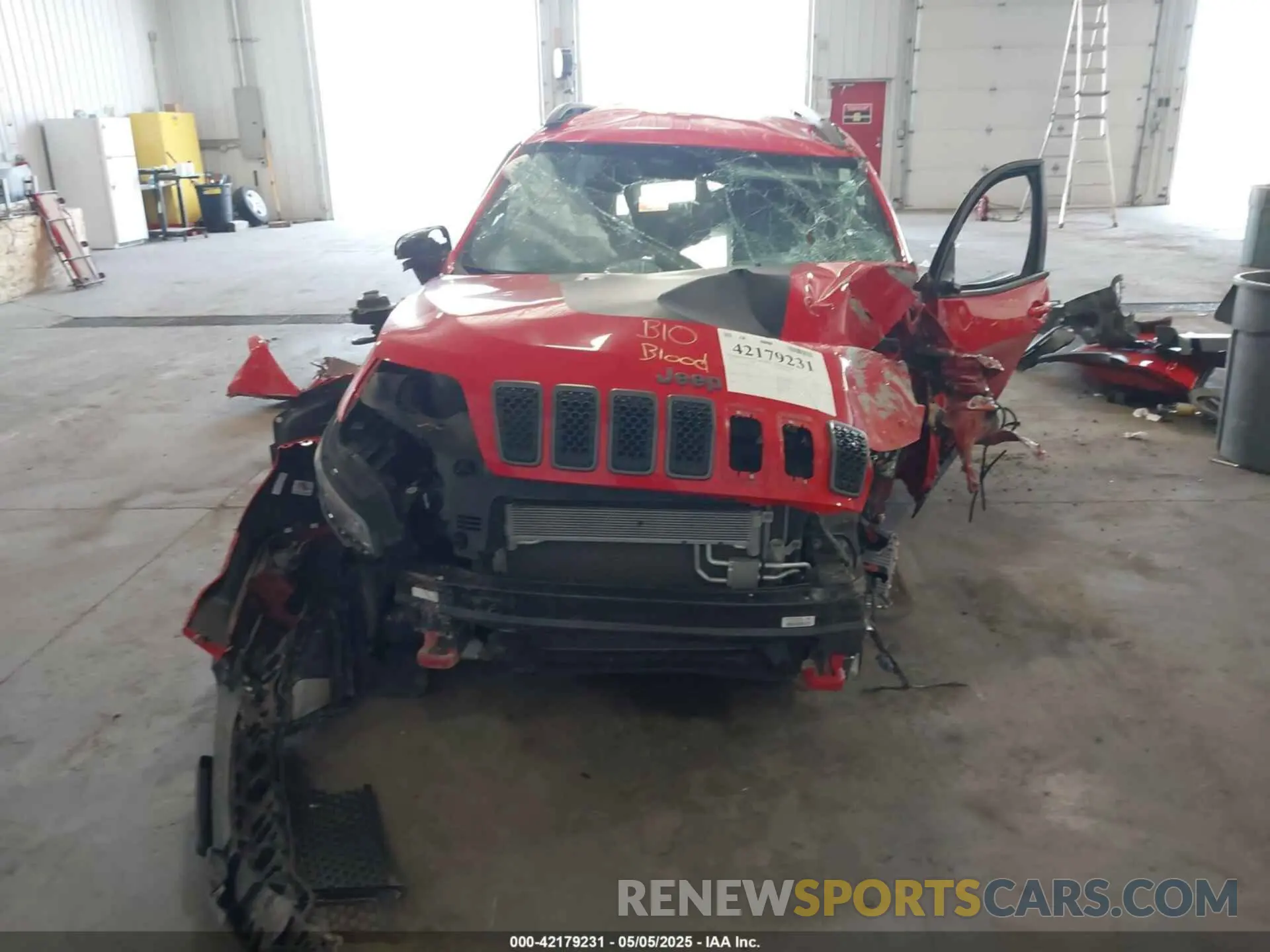12 fotografías del automóvil dañado 1C4PJMBX3KD272972 JEEP CHEROKEE 2019