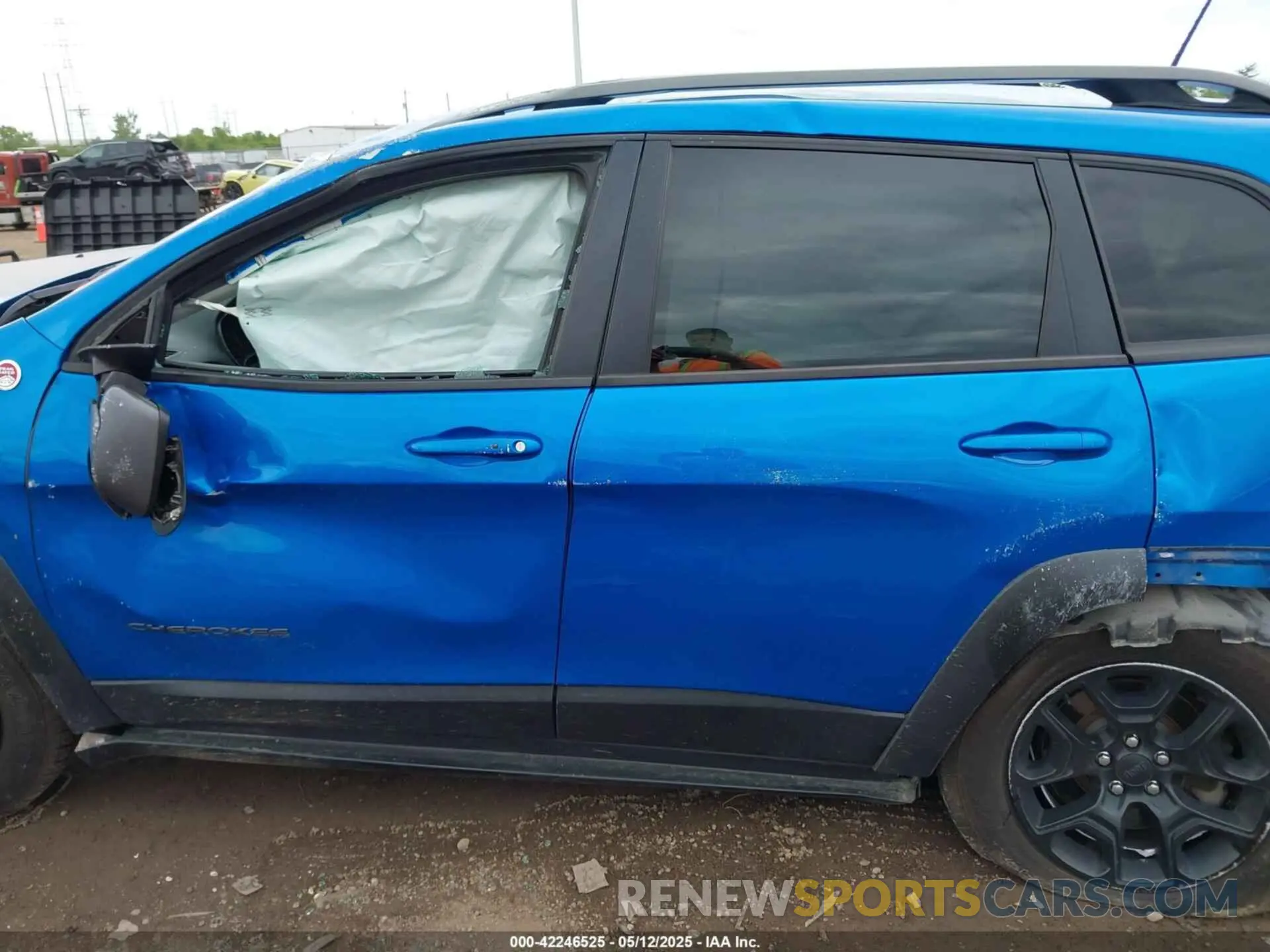15 fotografías del automóvil dañado 1C4PJMBX3KD295295 JEEP CHEROKEE 2019