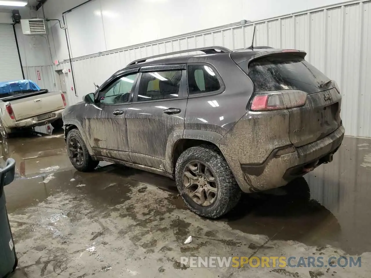 2 fotografías del automóvil dañado 1C4PJMBX4KD138598 JEEP CHEROKEE 2019