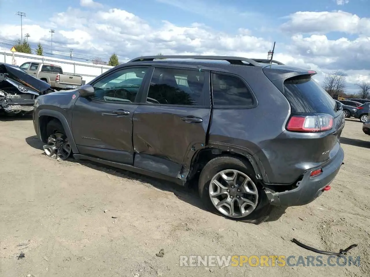 2 fotografías del automóvil dañado 1C4PJMBX4KD463350 JEEP CHEROKEE 2019