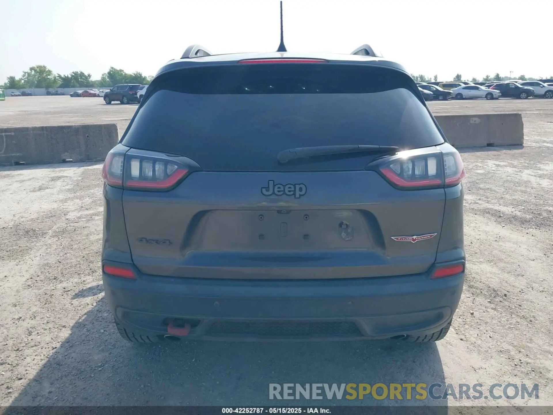 16 fotografías del automóvil dañado 1C4PJMBX7KD189366 JEEP CHEROKEE 2019