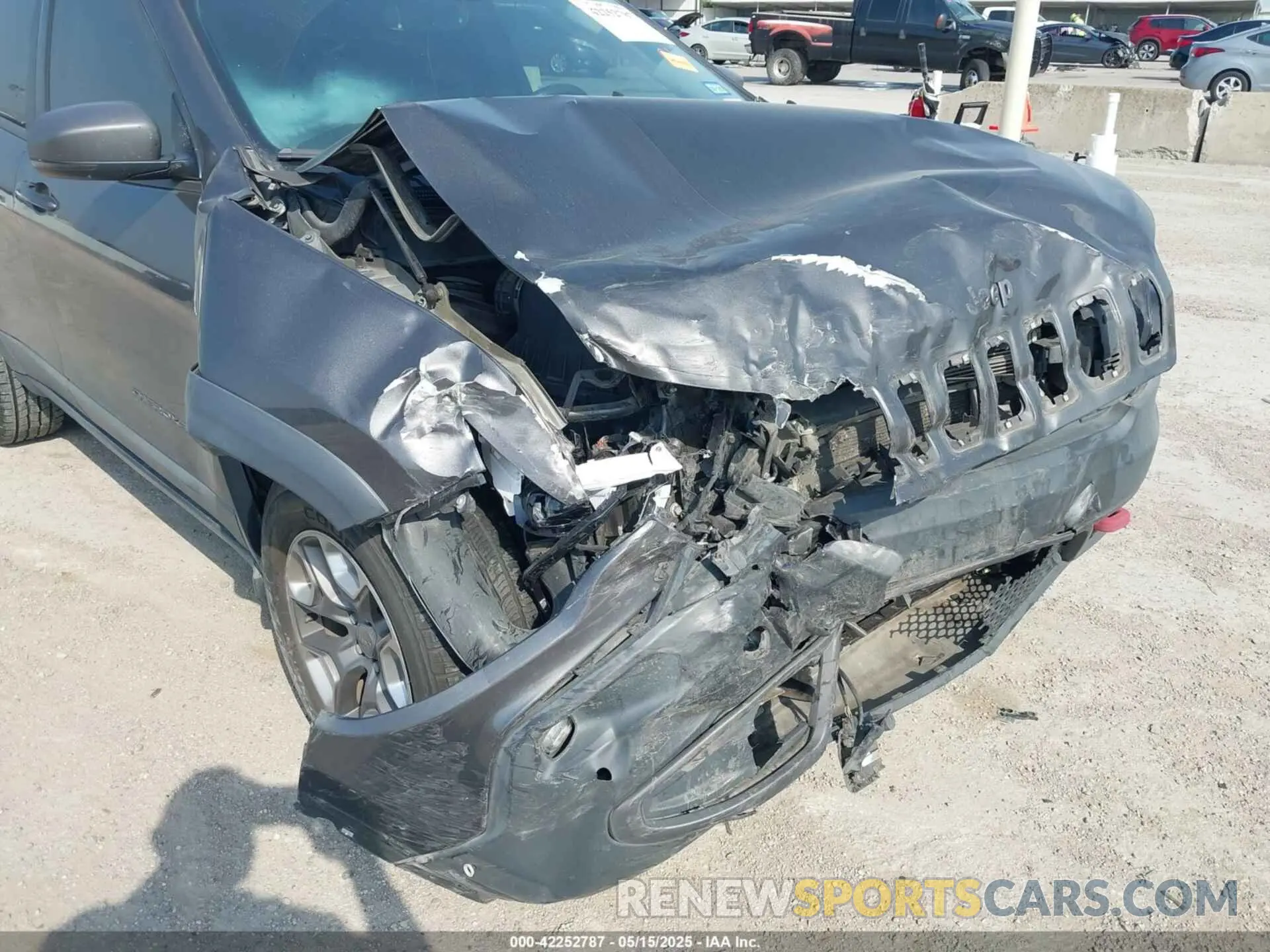 6 fotografías del automóvil dañado 1C4PJMBX7KD189366 JEEP CHEROKEE 2019