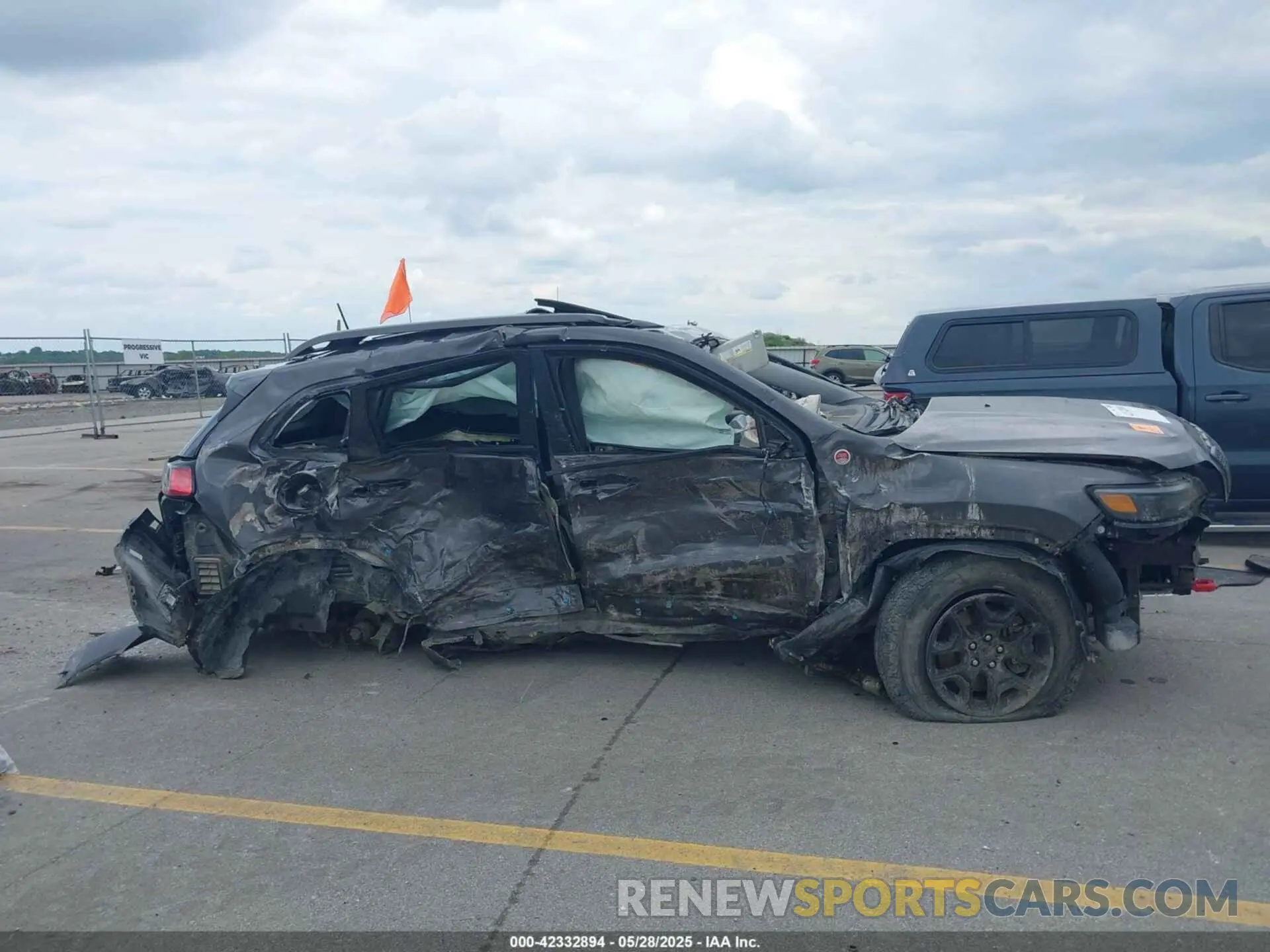 13 fotografías del automóvil dañado 1C4PJMBX7KD309652 JEEP CHEROKEE 2019