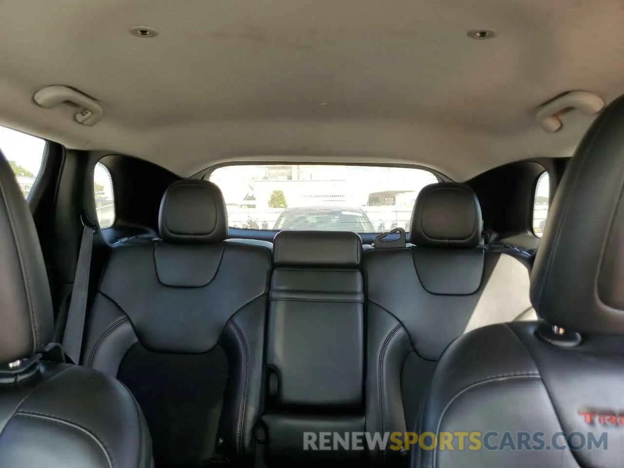 10 fotografías del automóvil dañado 1C4PJMBX8KD107404 JEEP CHEROKEE 2019
