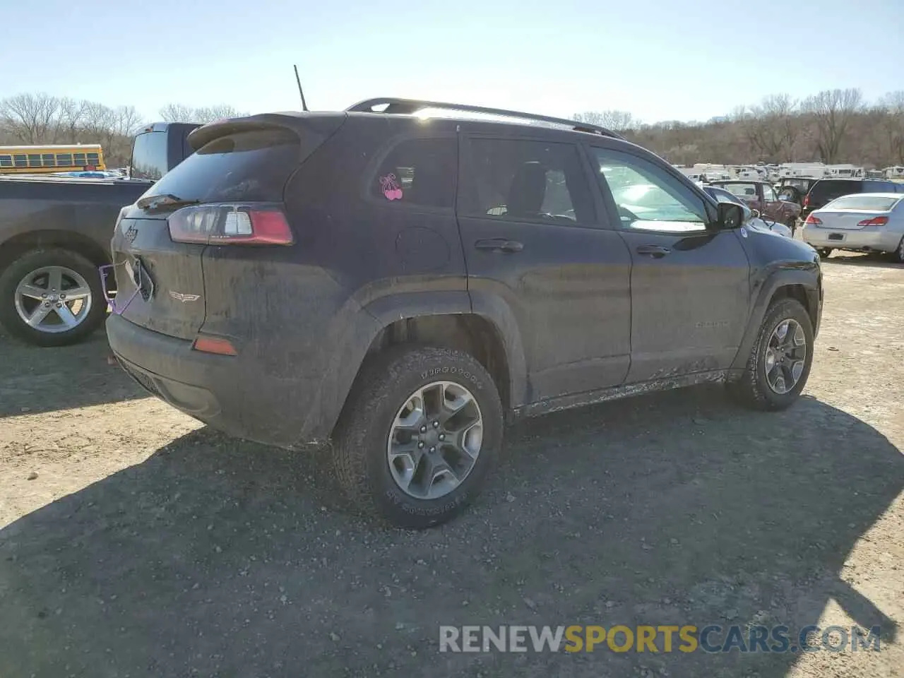3 fotografías del automóvil dañado 1C4PJMBX8KD253401 JEEP CHEROKEE 2019