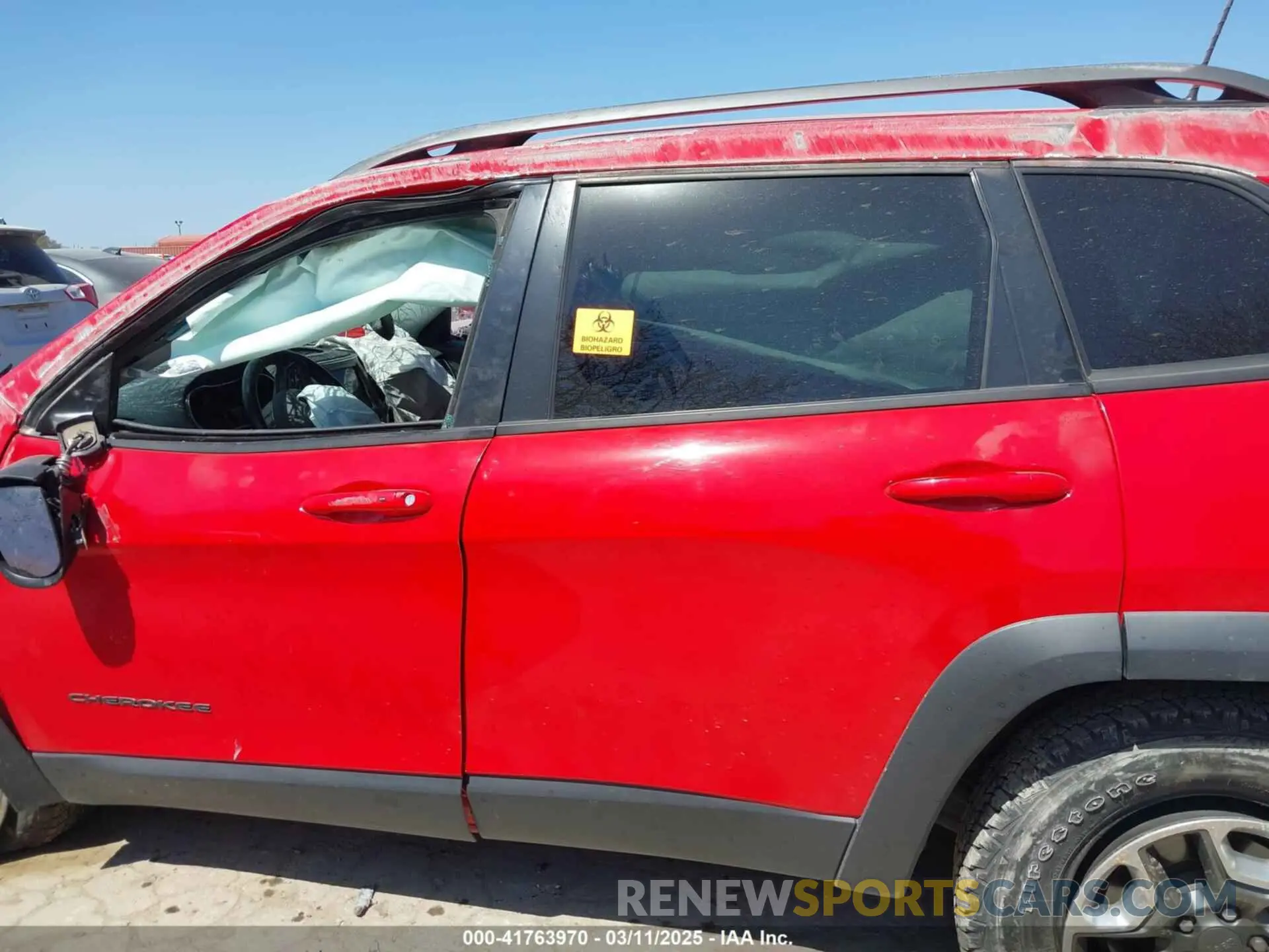 13 fotografías del automóvil dañado 1C4PJMBX8KD305108 JEEP CHEROKEE 2019