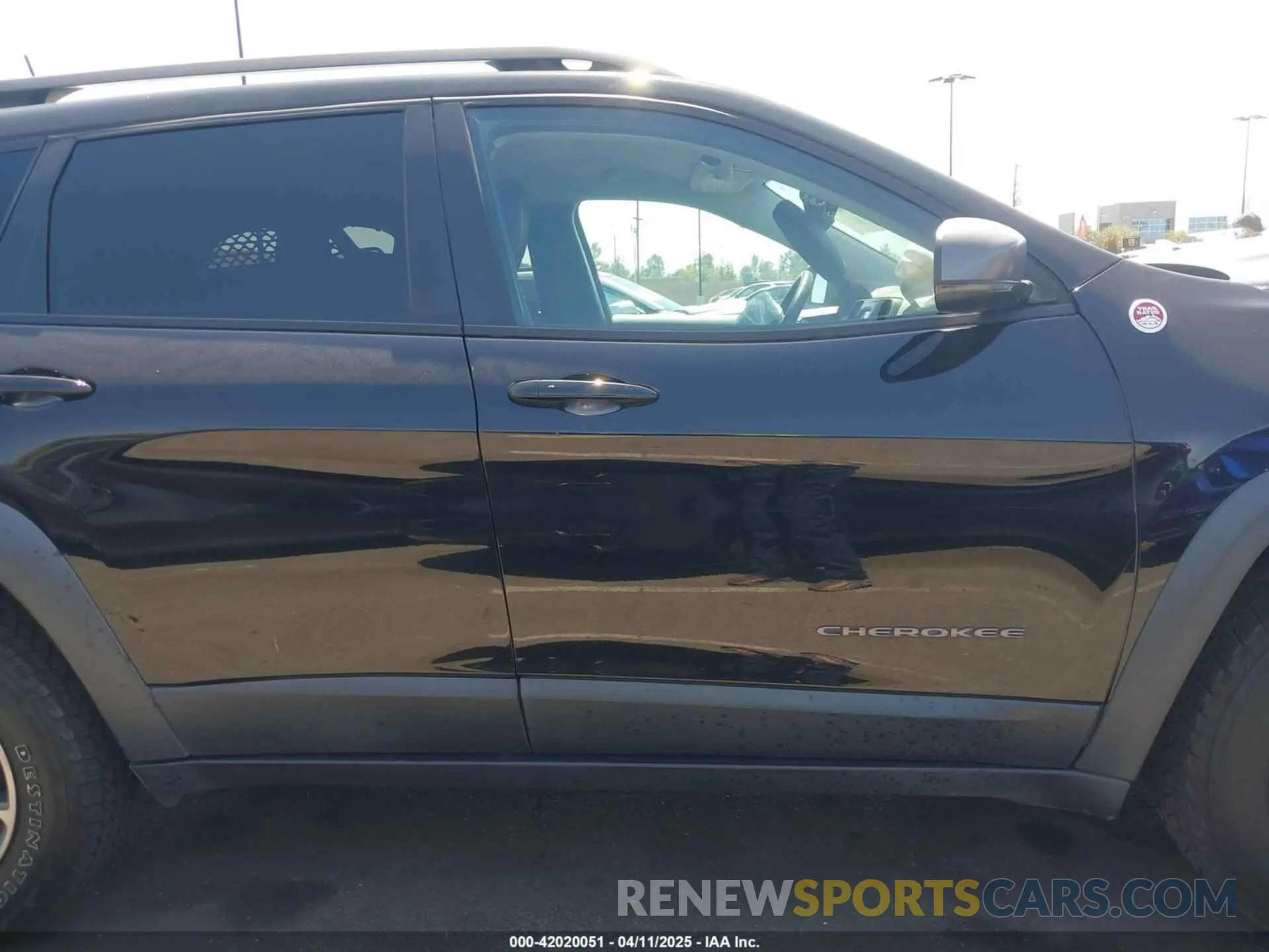 14 fotografías del automóvil dañado 1C4PJMBXXKD433284 JEEP CHEROKEE 2019