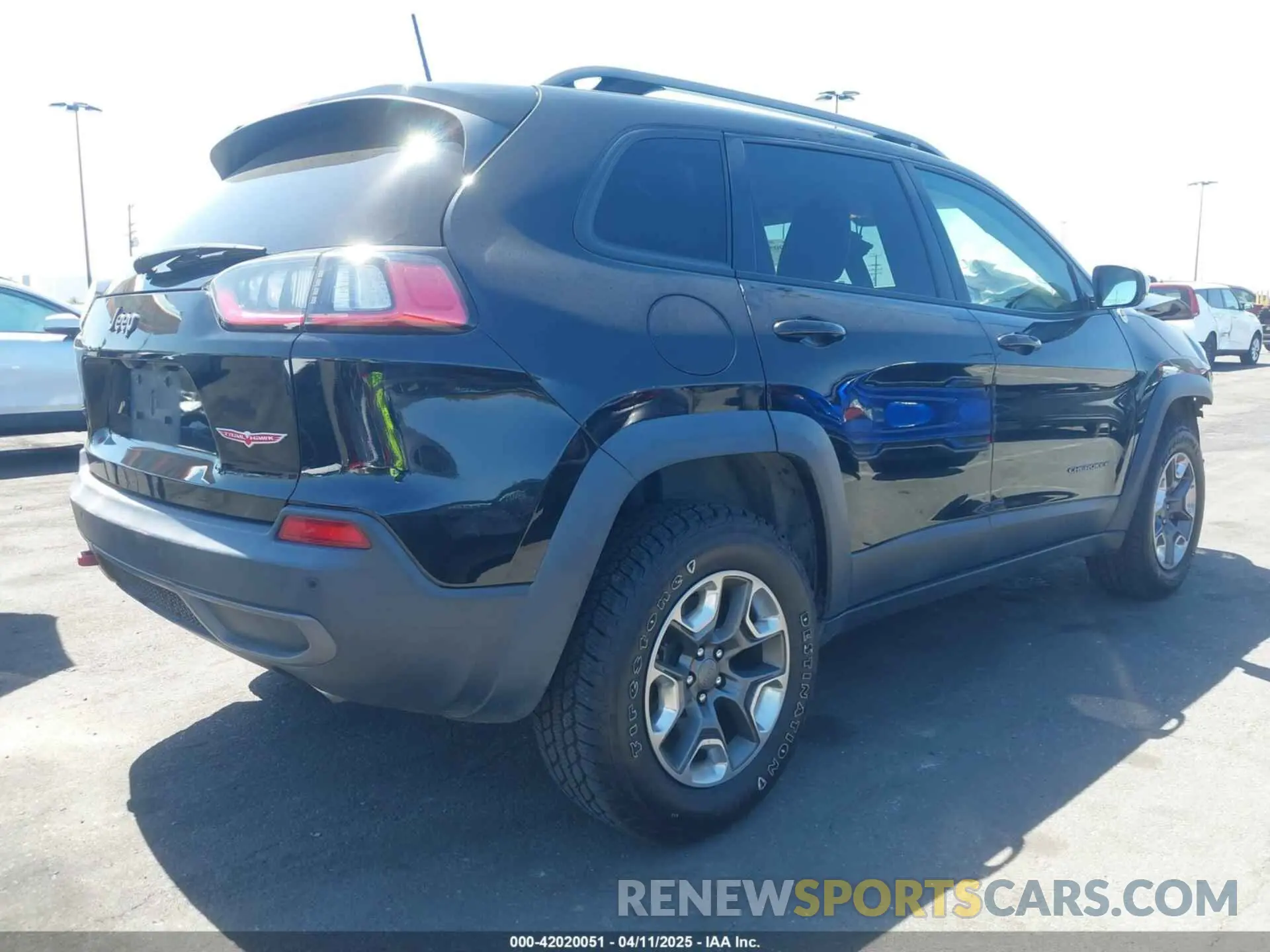 4 fotografías del automóvil dañado 1C4PJMBXXKD433284 JEEP CHEROKEE 2019