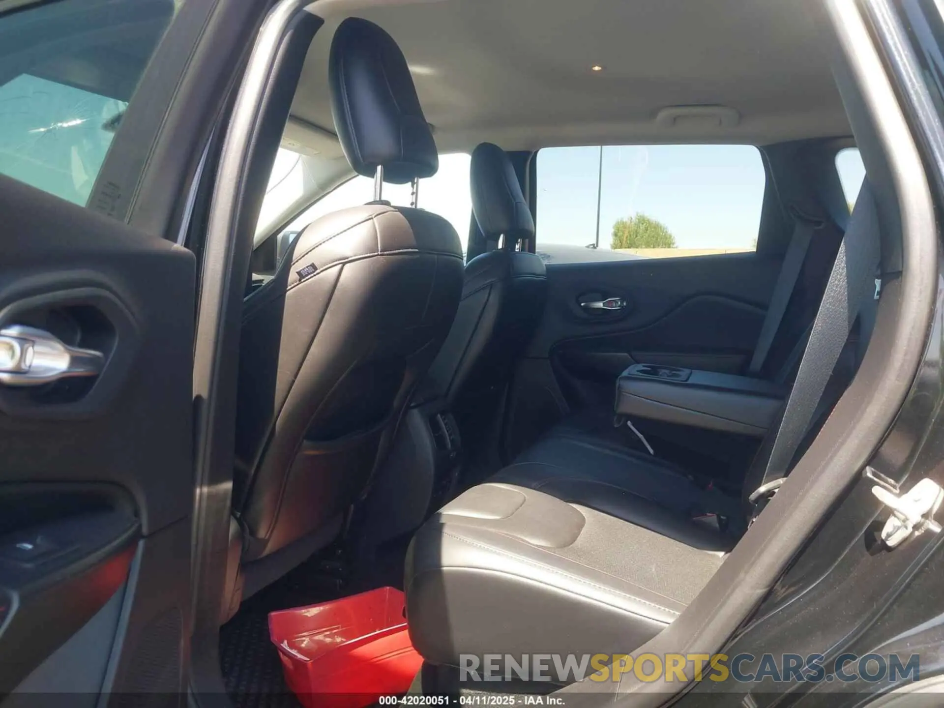 8 fotografías del automóvil dañado 1C4PJMBXXKD433284 JEEP CHEROKEE 2019