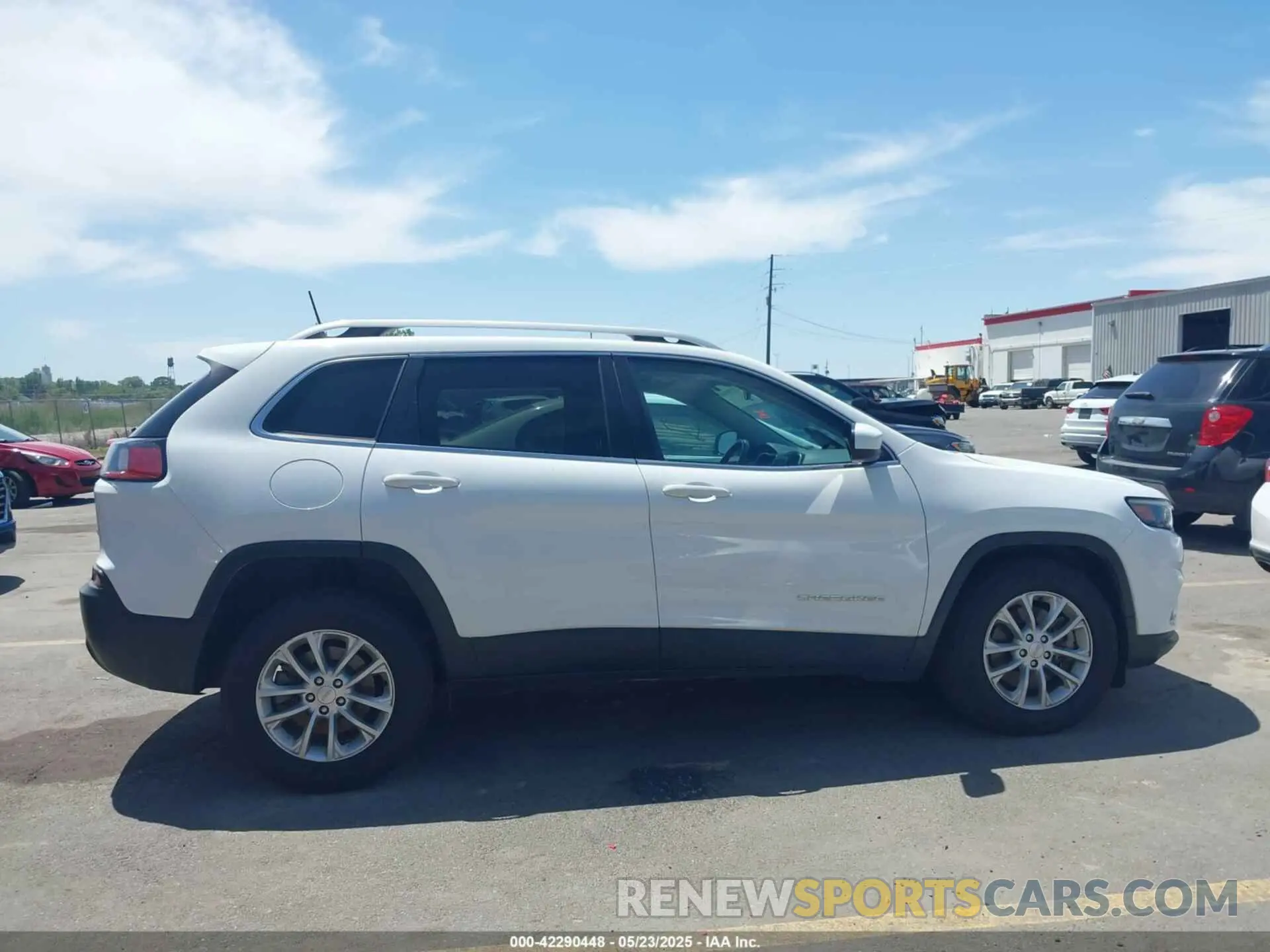 13 fotografías del automóvil dañado 1C4PJMCB1KD228813 JEEP CHEROKEE 2019
